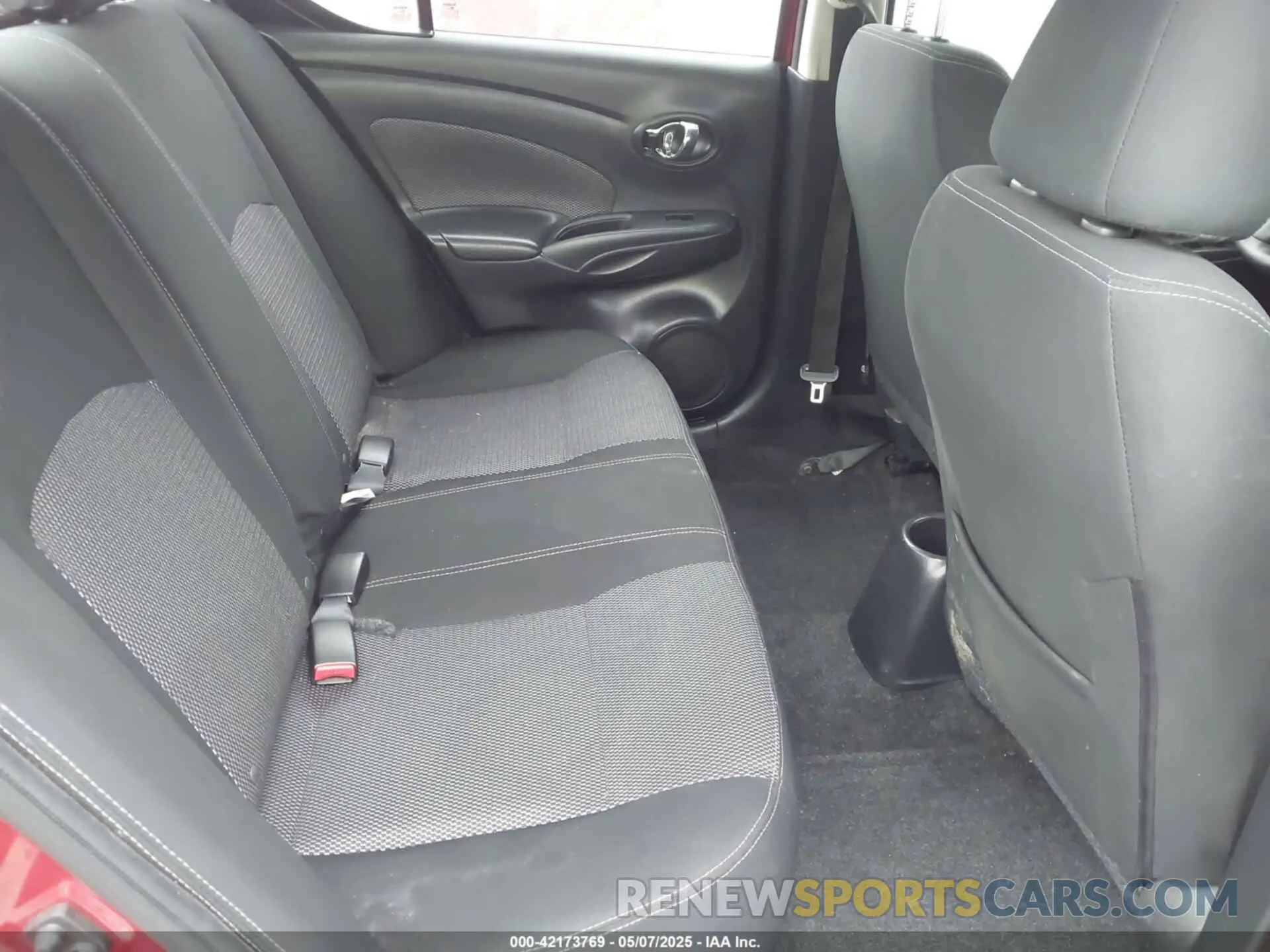 8 Фотография поврежденного автомобиля 3N1CN7AP2KL856511 NISSAN VERSA 2019