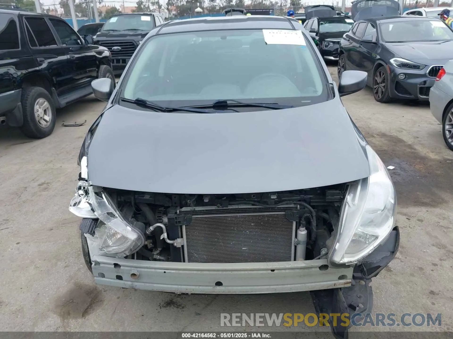 13 Фотография поврежденного автомобиля 3N1CN7AP2KL862485 NISSAN VERSA 2019