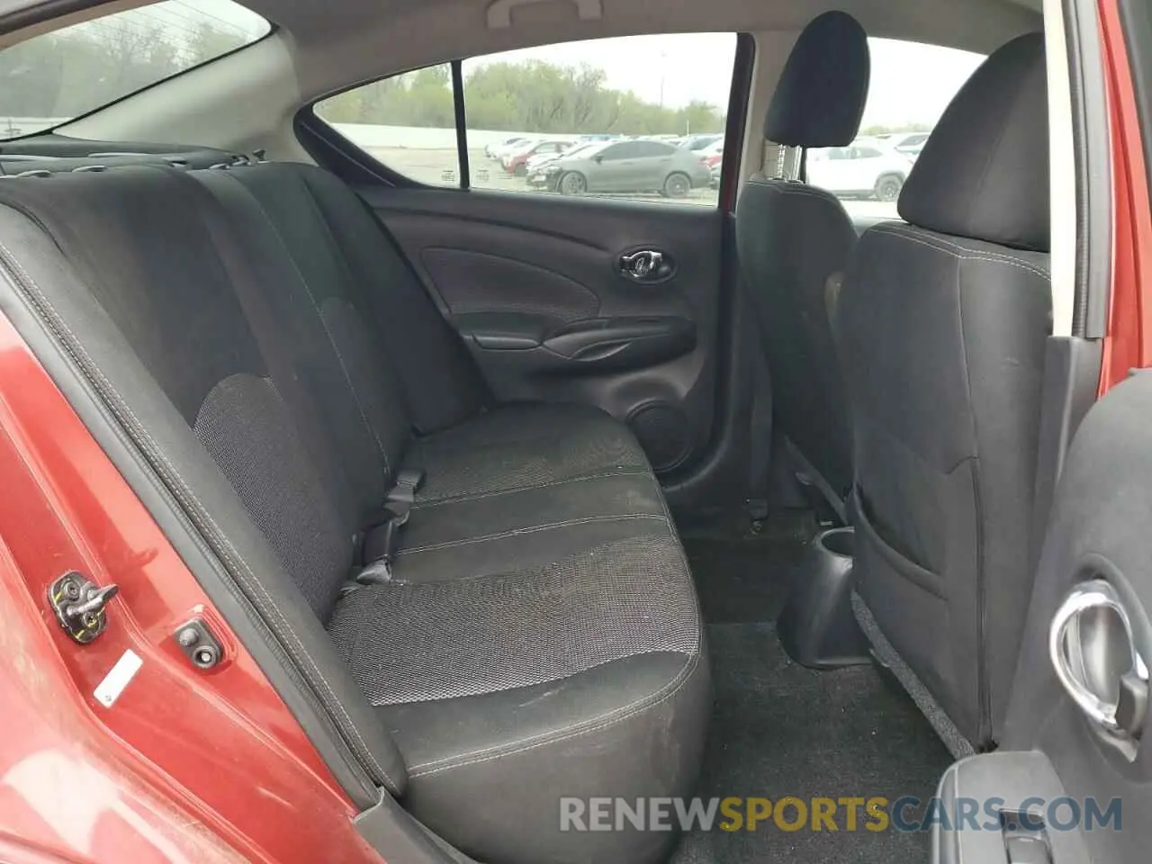 11 Фотография поврежденного автомобиля 3N1CN7AP2KL870943 NISSAN VERSA 2019