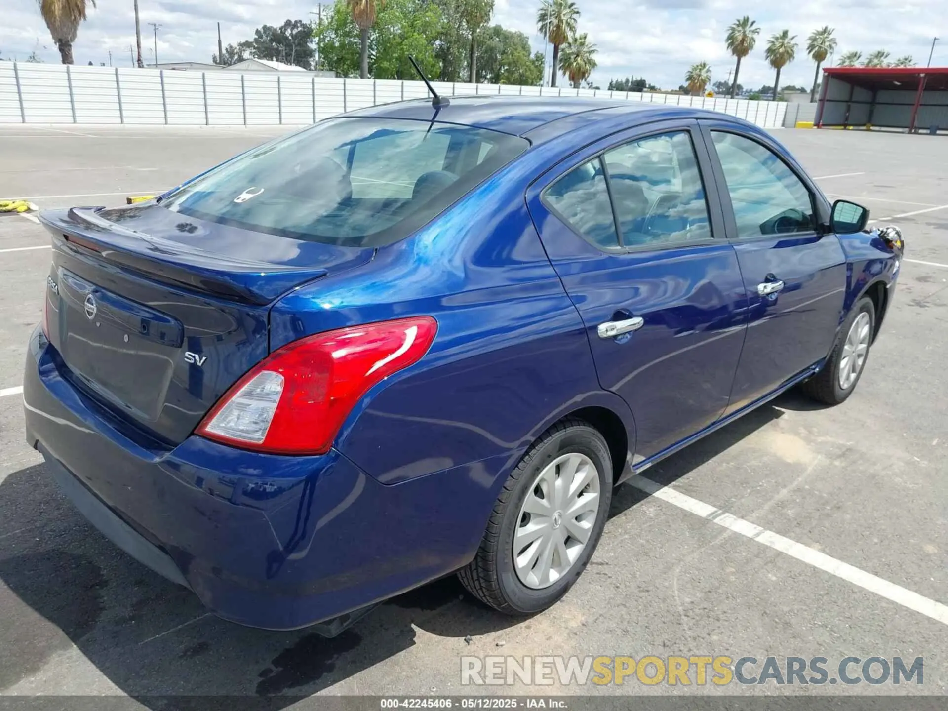 4 Фотография поврежденного автомобиля 3N1CN7AP2KL873602 NISSAN VERSA 2019