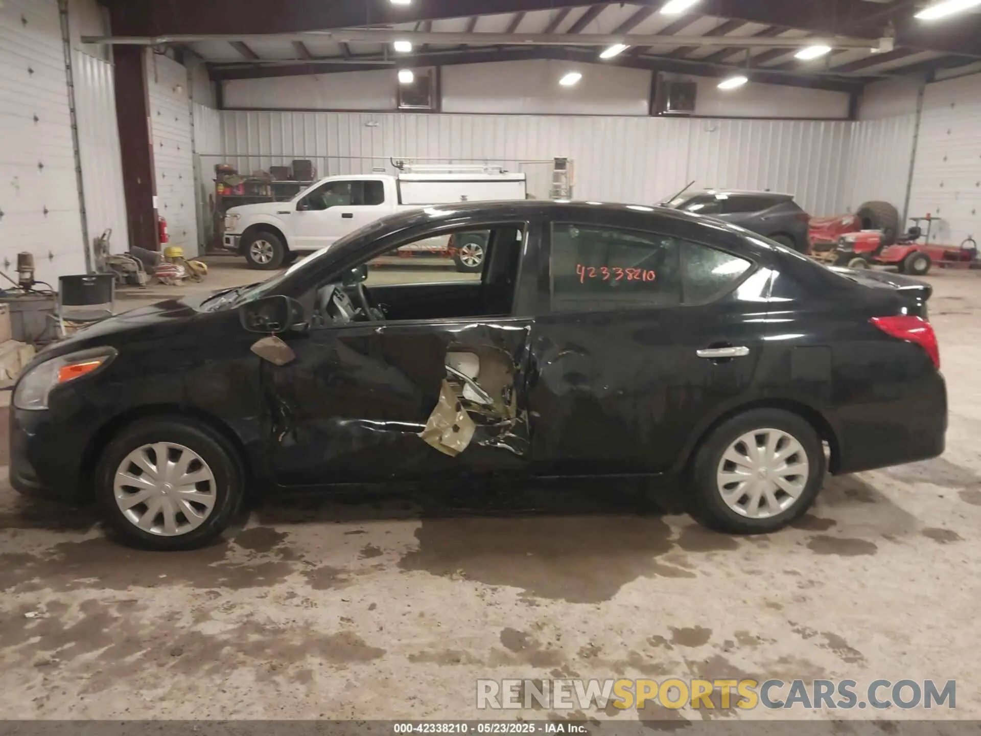 14 Photograph of a damaged car 3N1CN7AP2KL879111 NISSAN VERSA 2019