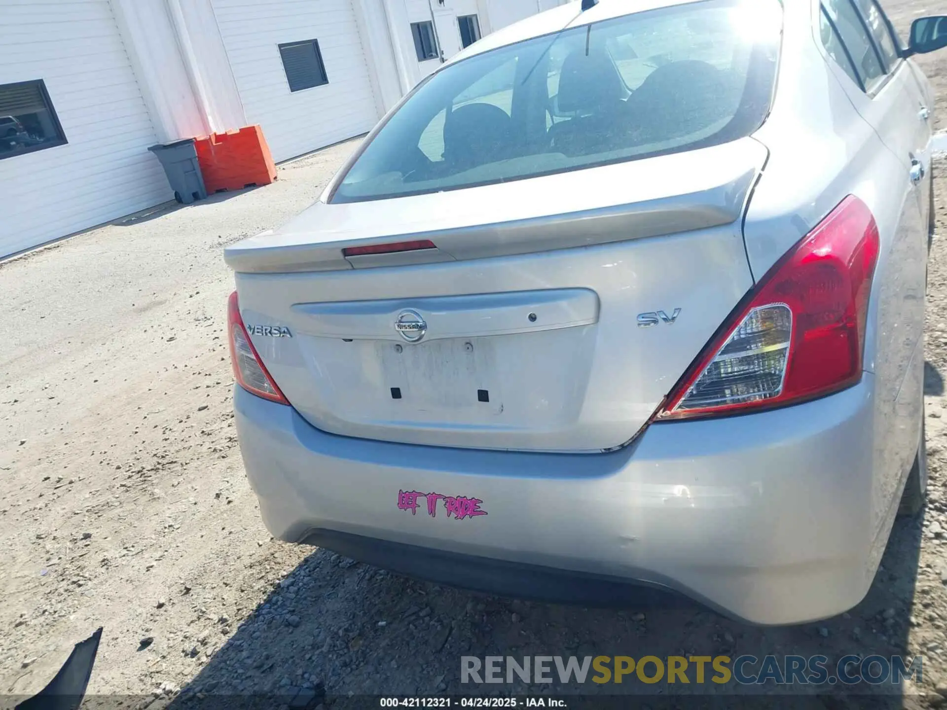 17 Фотография поврежденного автомобиля 3N1CN7AP3KL832766 NISSAN VERSA 2019