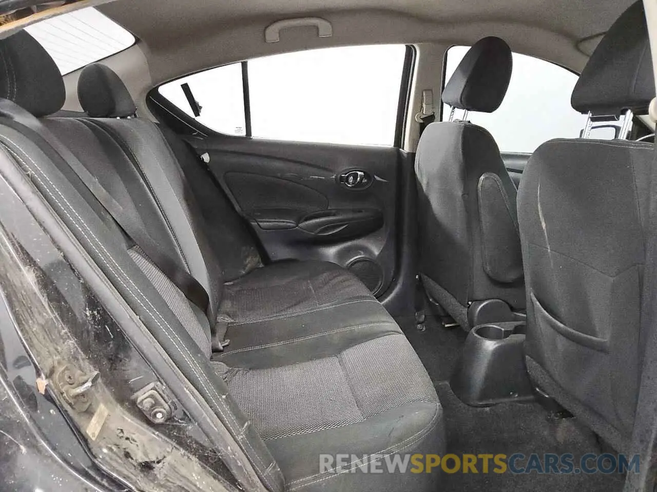 10 Фотография поврежденного автомобиля 3N1CN7AP3KL845596 NISSAN VERSA 2019