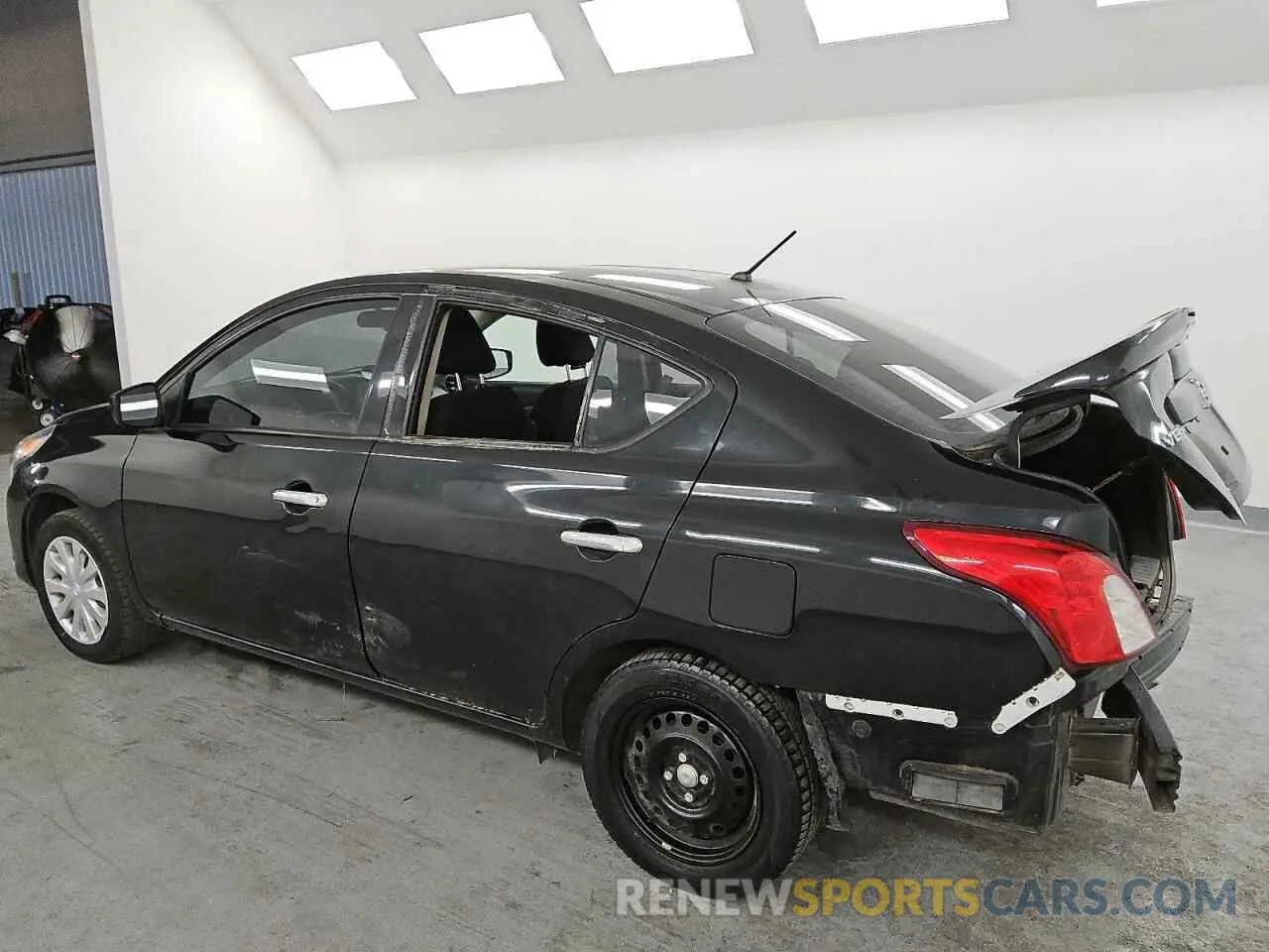 2 Фотография поврежденного автомобиля 3N1CN7AP3KL845596 NISSAN VERSA 2019