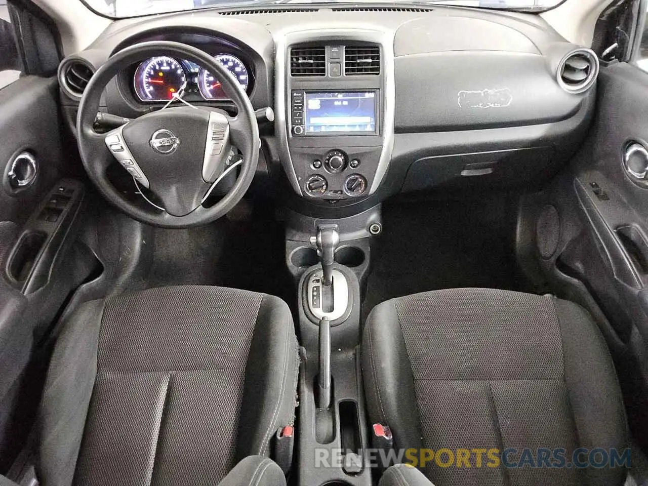 8 Фотография поврежденного автомобиля 3N1CN7AP3KL845596 NISSAN VERSA 2019