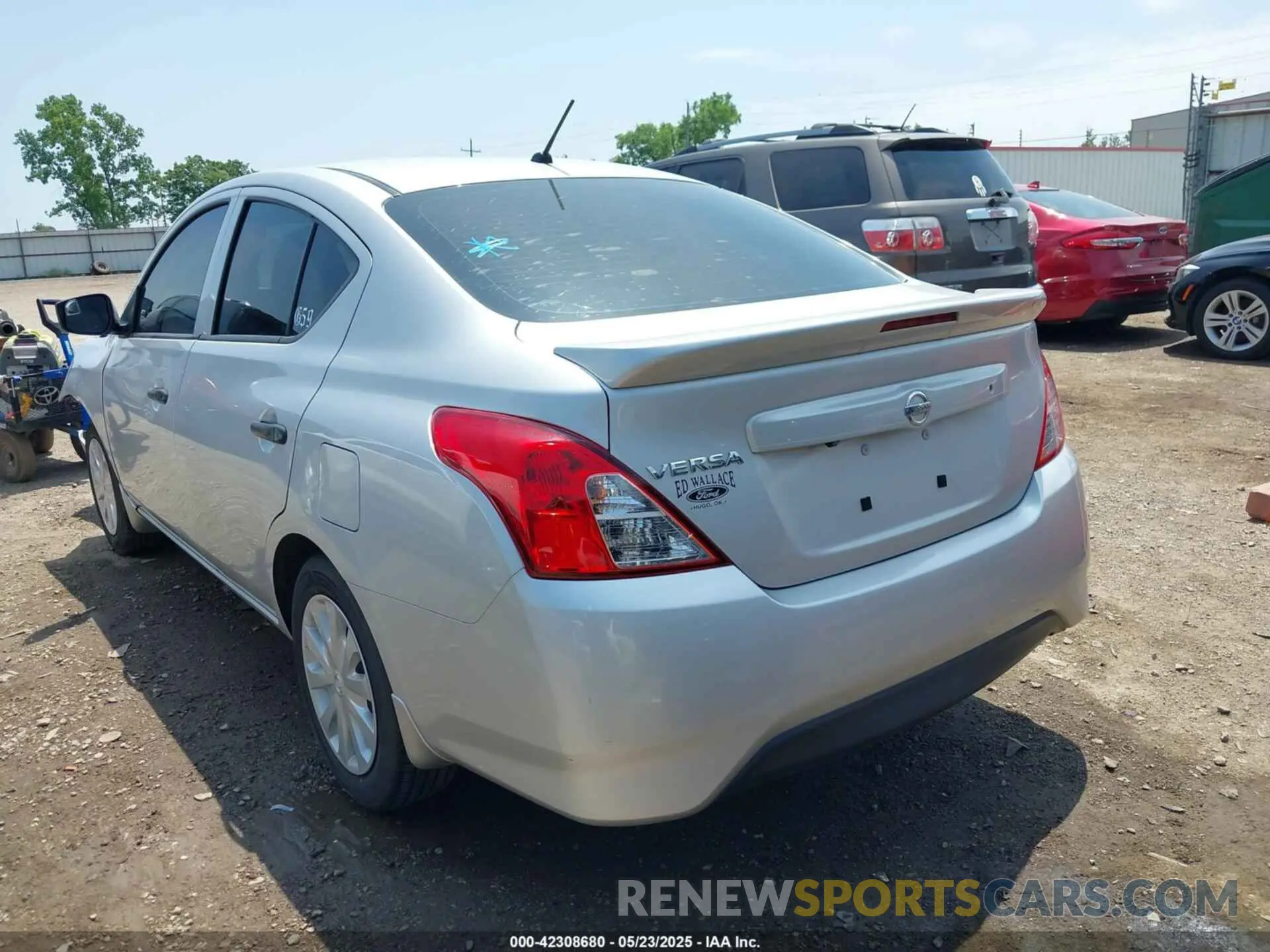 3 Photograph of a damaged car 3N1CN7AP3KL846523 NISSAN VERSA 2019