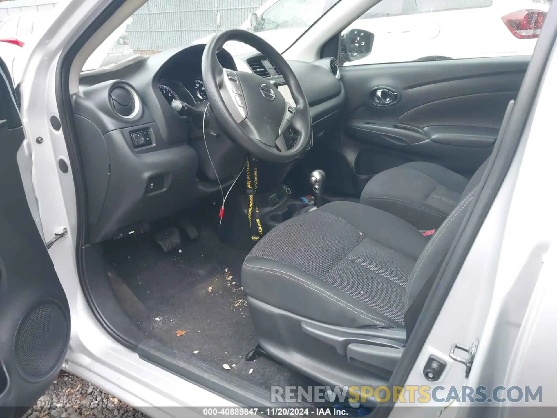 5 Фотография поврежденного автомобиля 3N1CN7AP3KL855237 NISSAN VERSA 2019