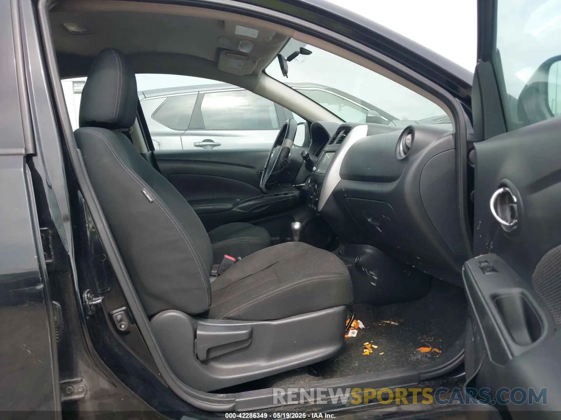 5 Photograph of a damaged car 3N1CN7AP3KL863127 NISSAN VERSA 2019