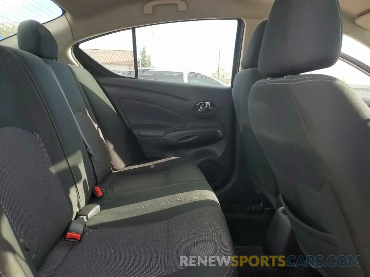 10 Фотография поврежденного автомобиля 3N1CN7AP3KL874256 NISSAN VERSA 2019