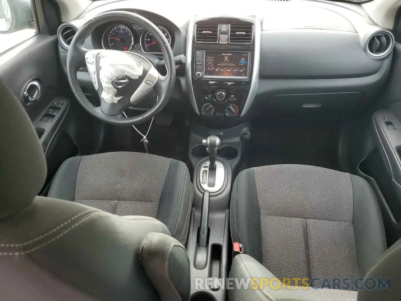 8 Фотография поврежденного автомобиля 3N1CN7AP3KL874256 NISSAN VERSA 2019