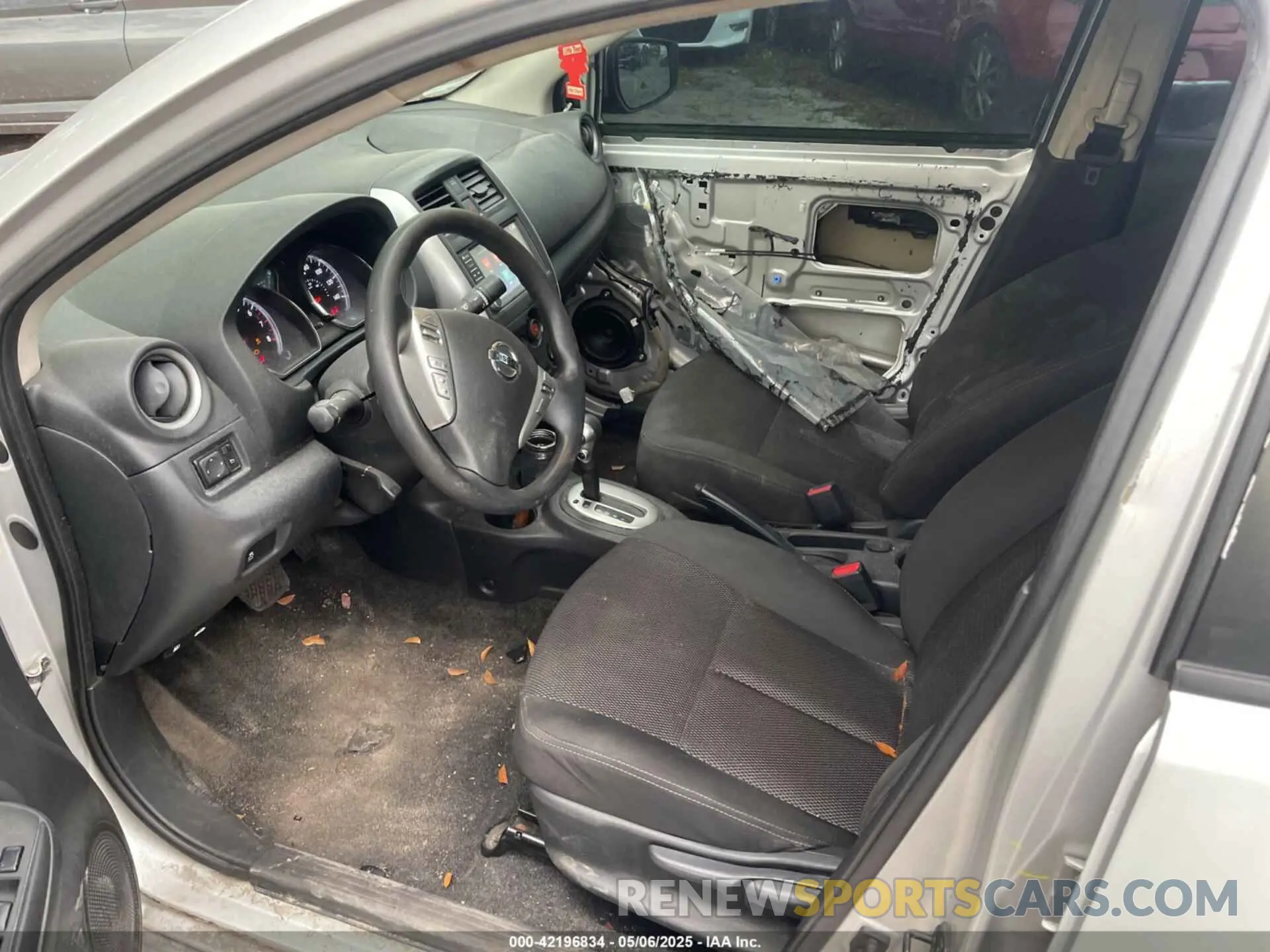 5 Photograph of a damaged car 3N1CN7AP4KL804958 NISSAN VERSA 2019