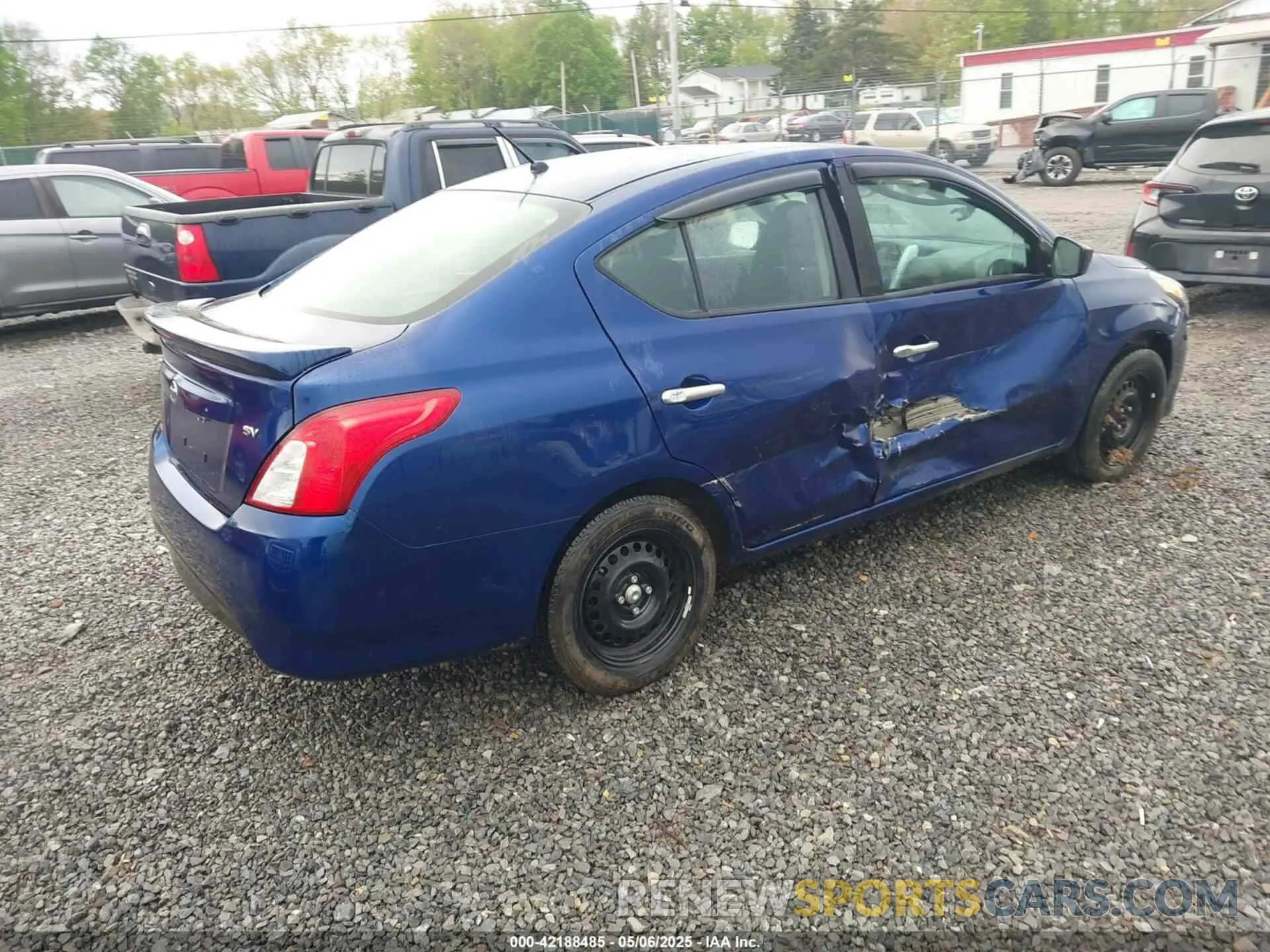 4 Фотография поврежденного автомобиля 3N1CN7AP4KL807570 NISSAN VERSA 2019
