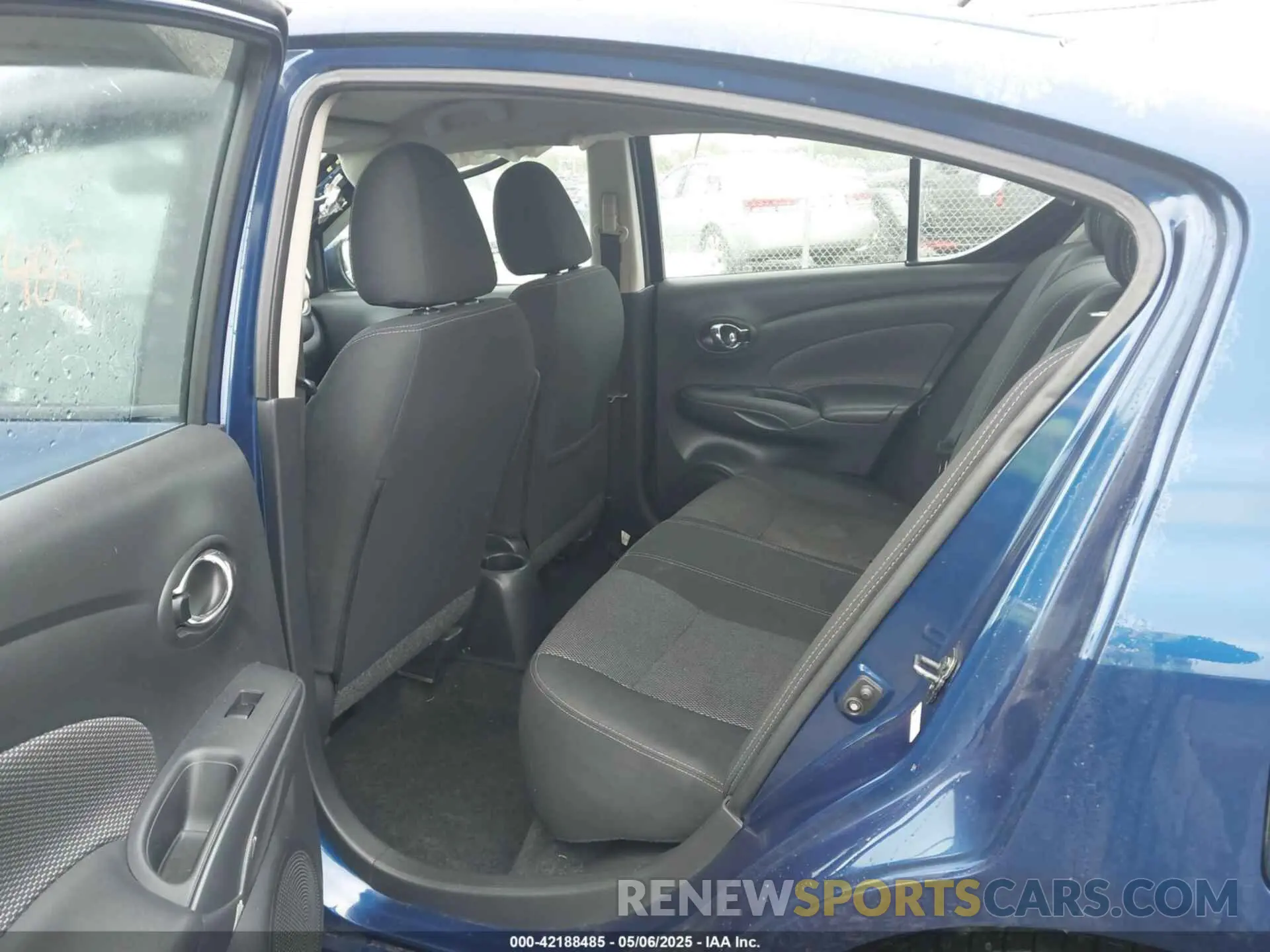 8 Фотография поврежденного автомобиля 3N1CN7AP4KL807570 NISSAN VERSA 2019