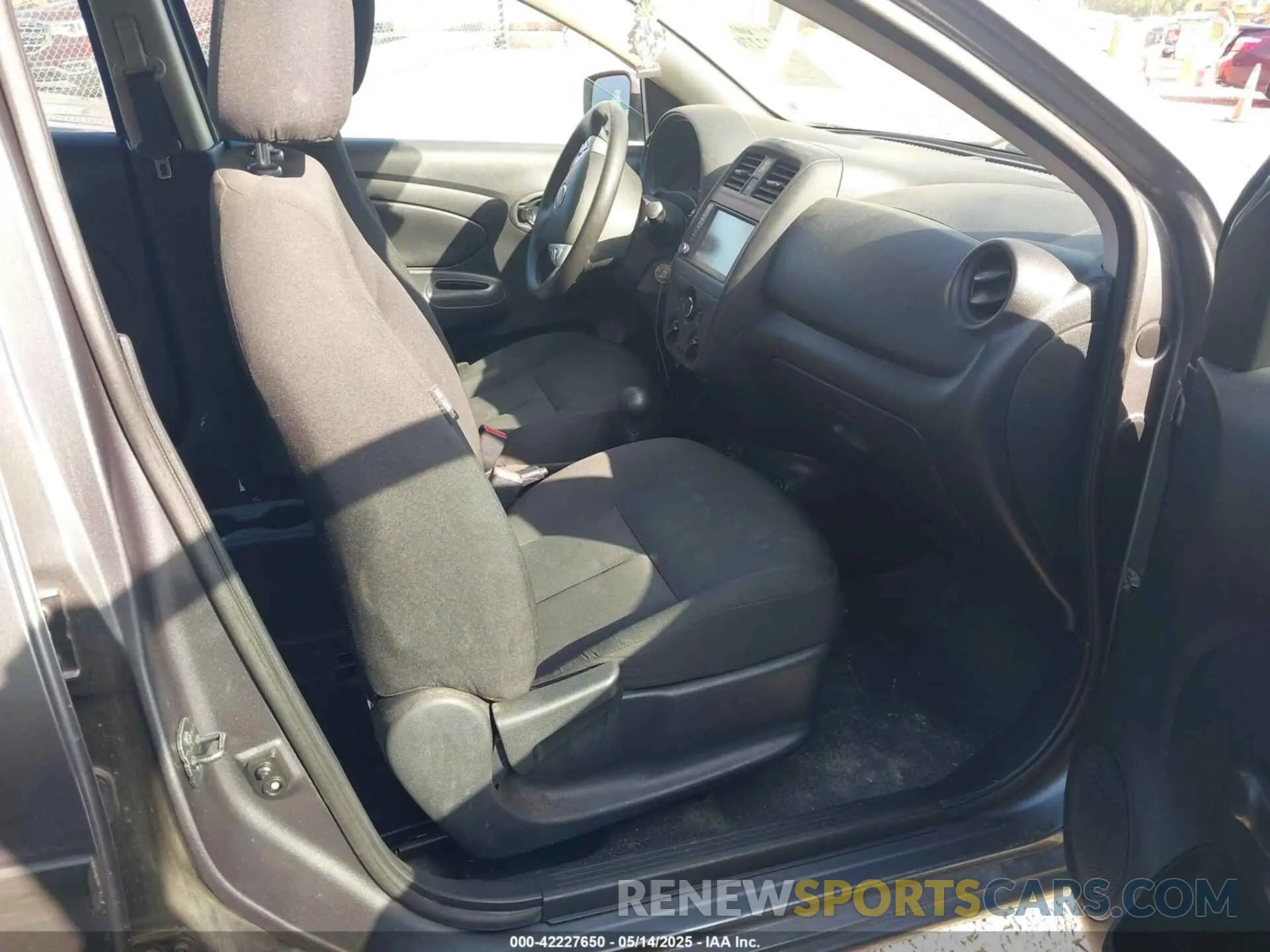 5 Photograph of a damaged car 3N1CN7AP4KL814051 NISSAN VERSA 2019