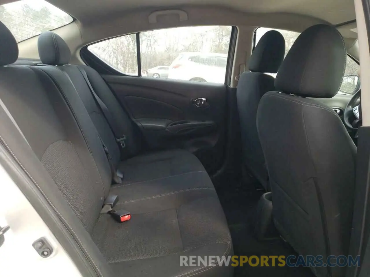 10 Photograph of a damaged car 3N1CN7AP4KL816446 NISSAN VERSA 2019