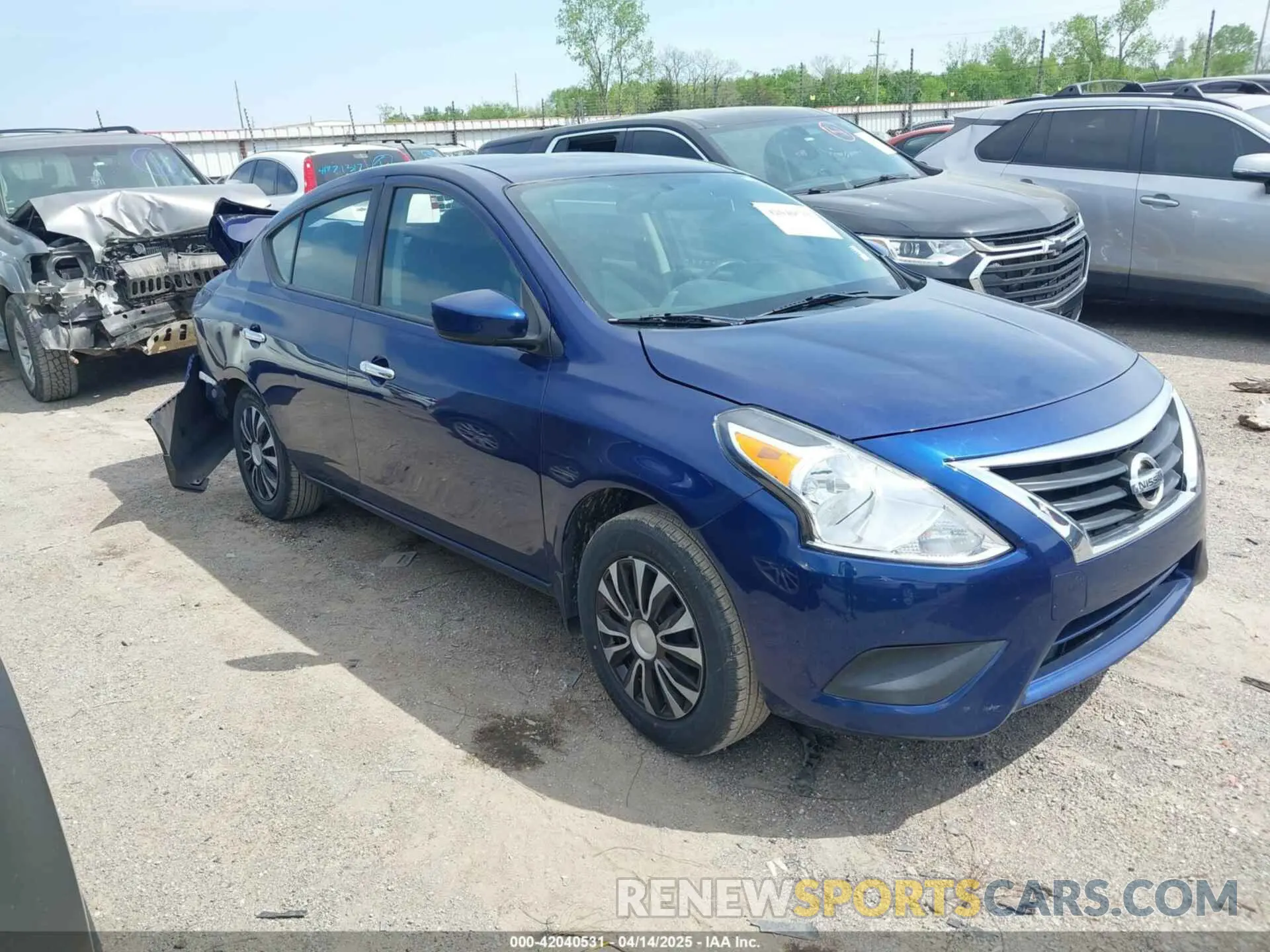 1 Фотография поврежденного автомобиля 3N1CN7AP4KL842013 NISSAN VERSA 2019