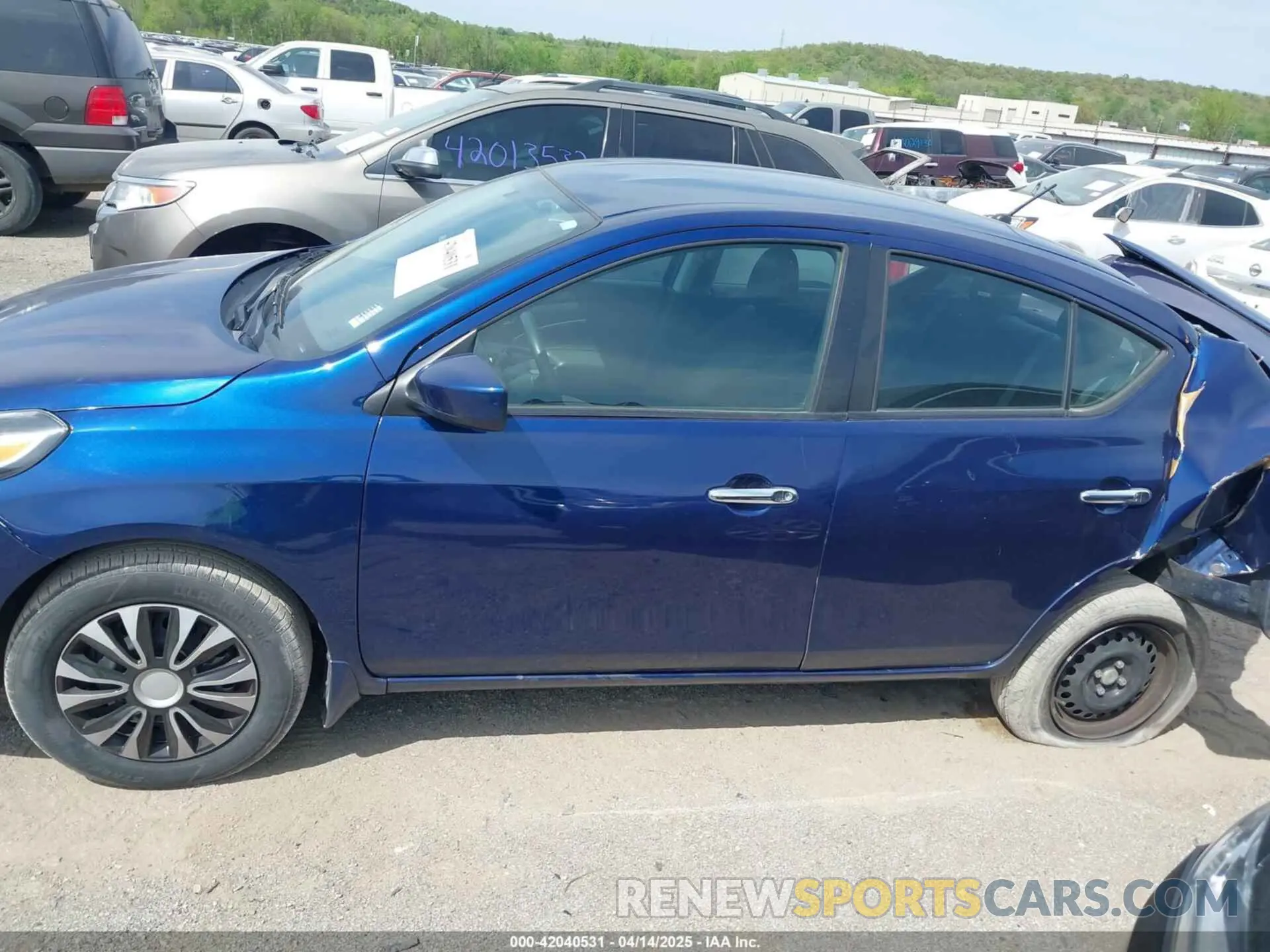 15 Фотография поврежденного автомобиля 3N1CN7AP4KL842013 NISSAN VERSA 2019