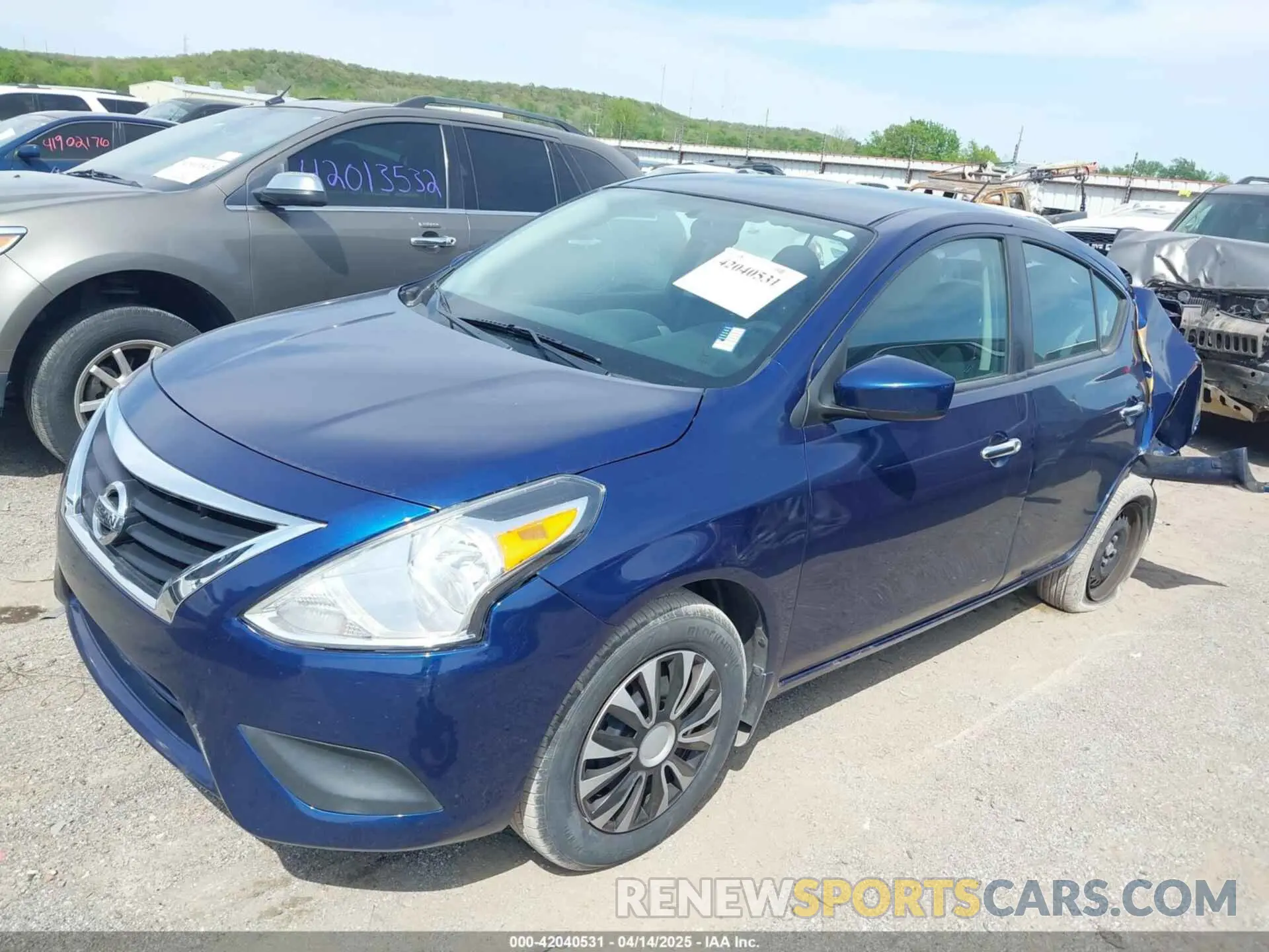 18 Фотография поврежденного автомобиля 3N1CN7AP4KL842013 NISSAN VERSA 2019