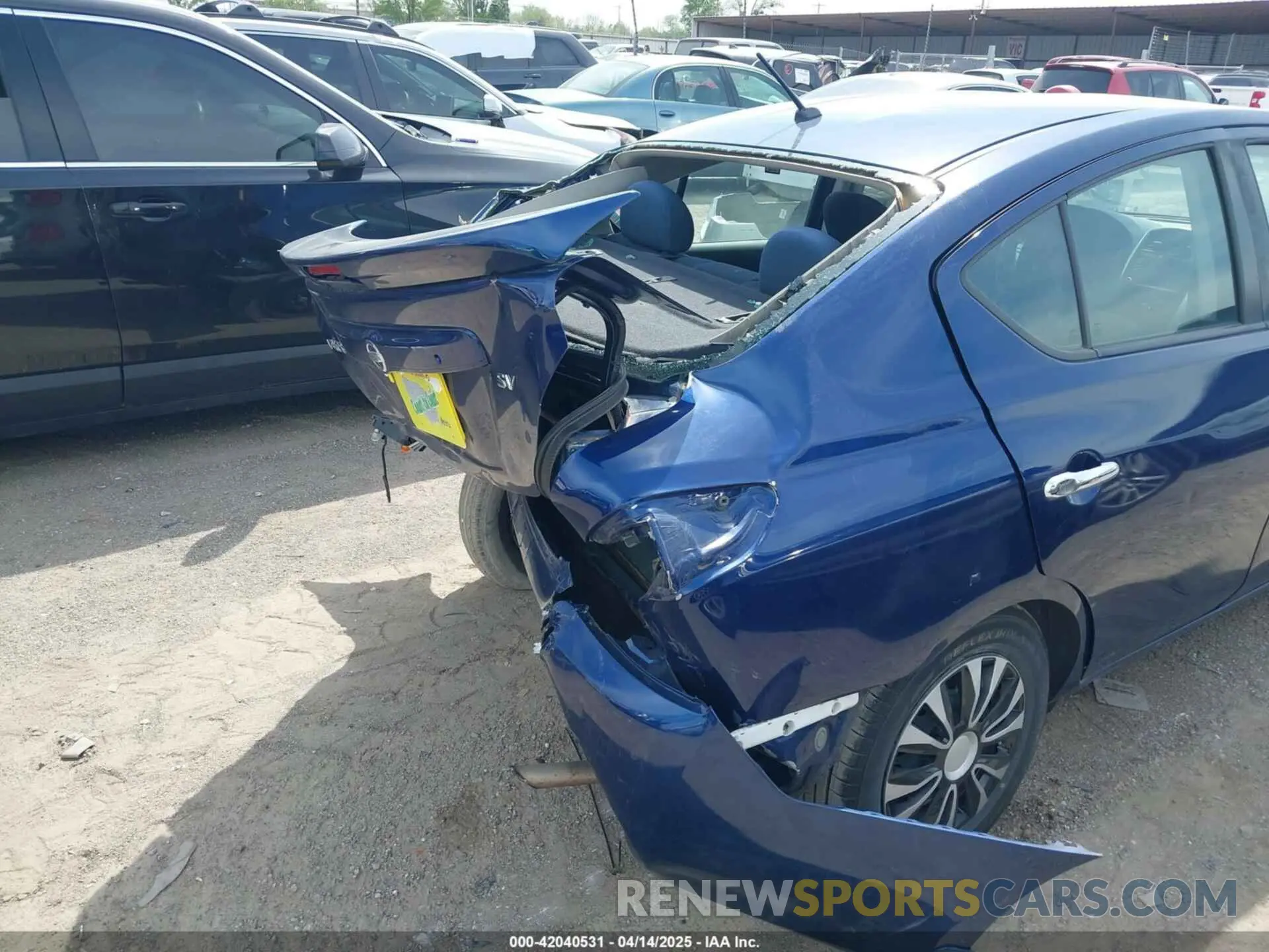19 Фотография поврежденного автомобиля 3N1CN7AP4KL842013 NISSAN VERSA 2019