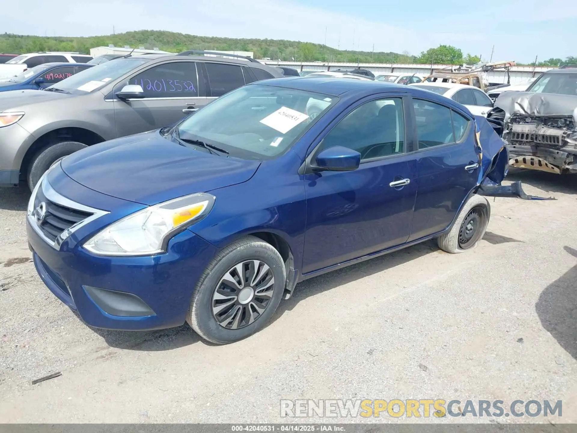 2 Фотография поврежденного автомобиля 3N1CN7AP4KL842013 NISSAN VERSA 2019