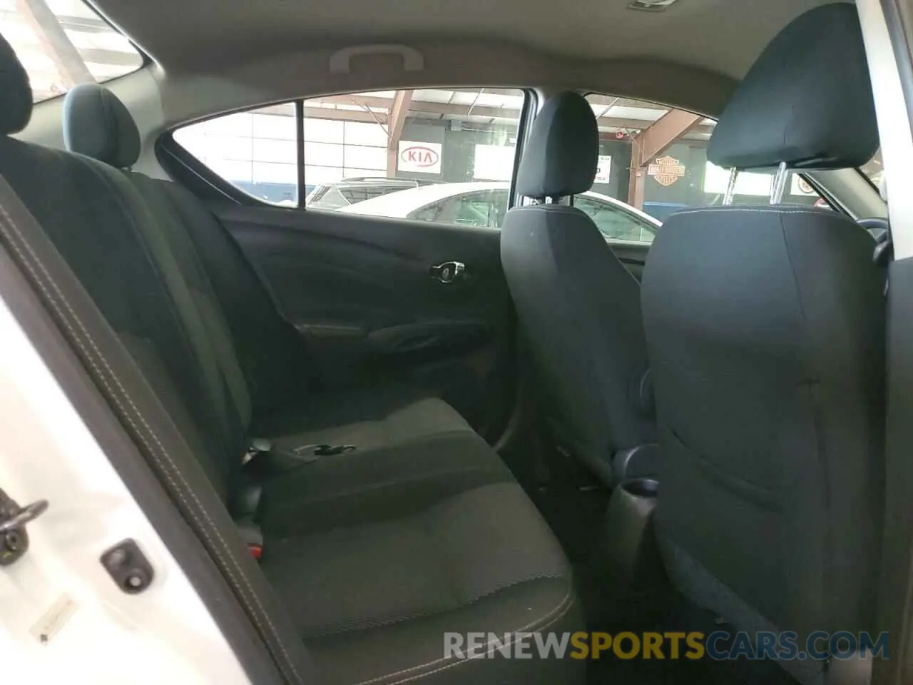 10 Фотография поврежденного автомобиля 3N1CN7AP4KL852069 NISSAN VERSA 2019
