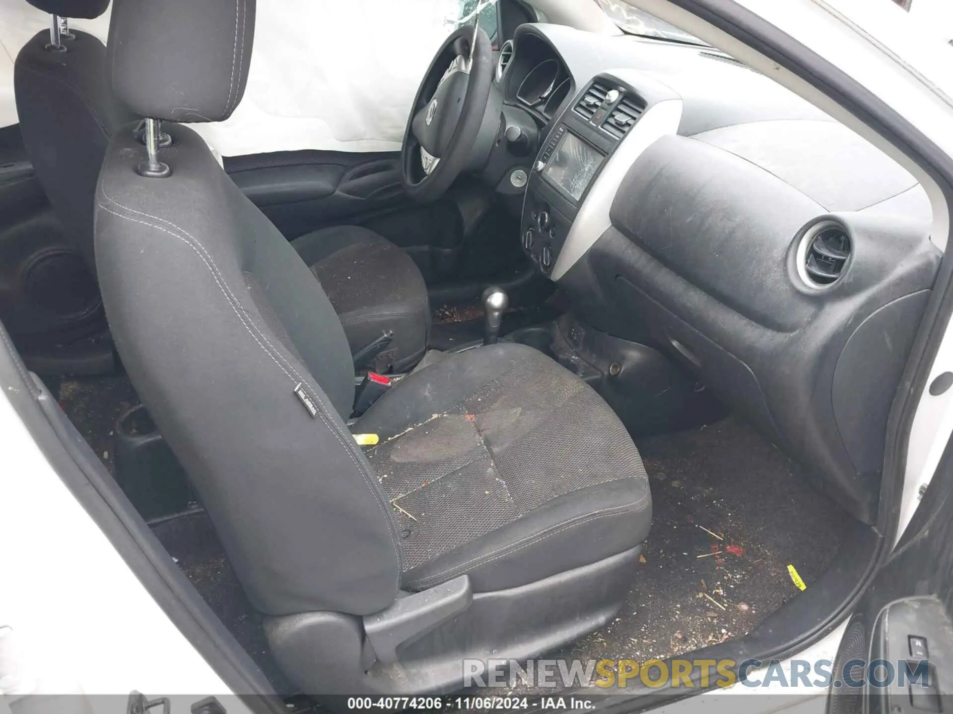 5 Photograph of a damaged car 3N1CN7AP4KL854369 NISSAN VERSA 2019