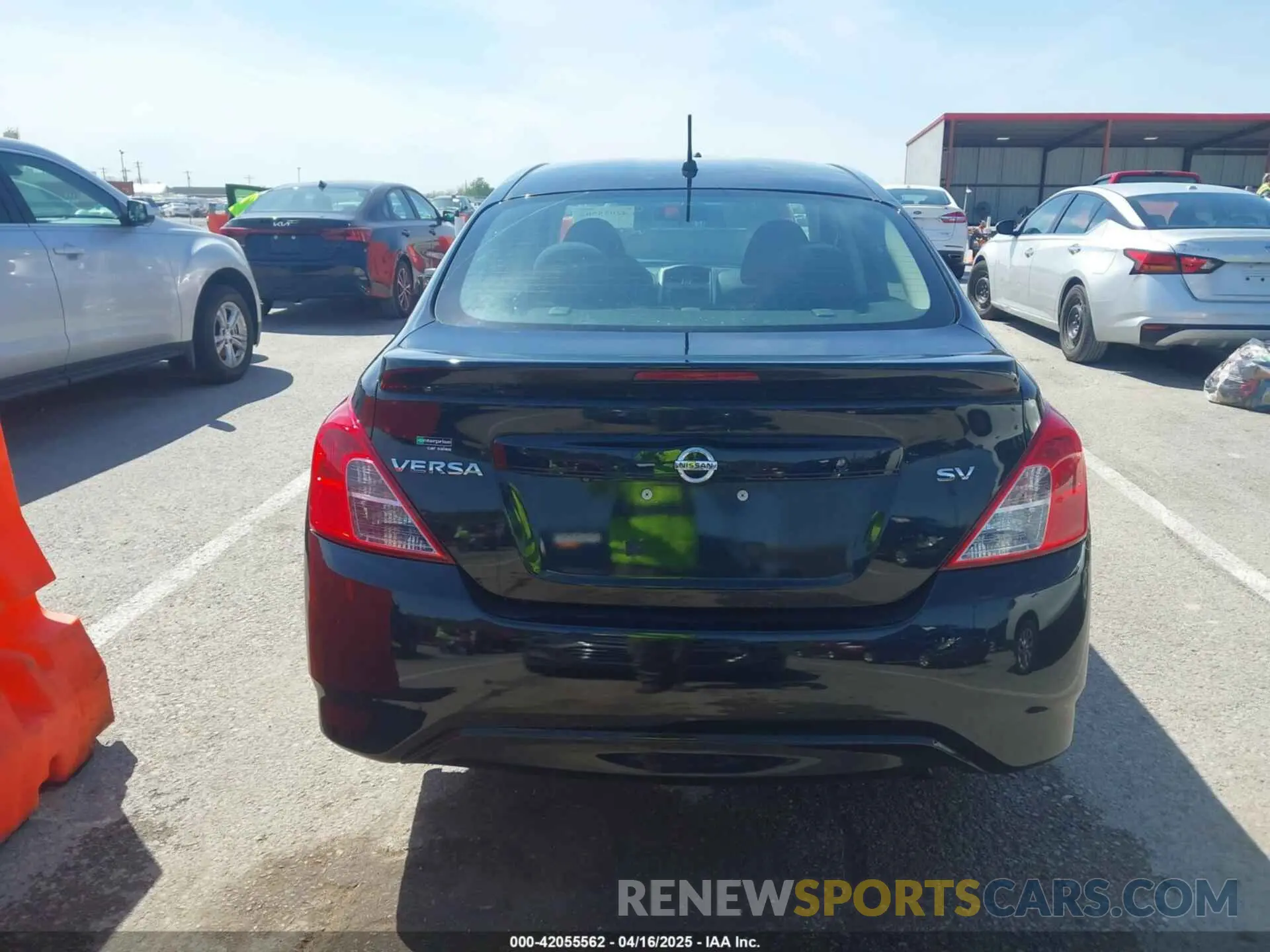 17 Фотография поврежденного автомобиля 3N1CN7AP4KL858339 NISSAN VERSA 2019