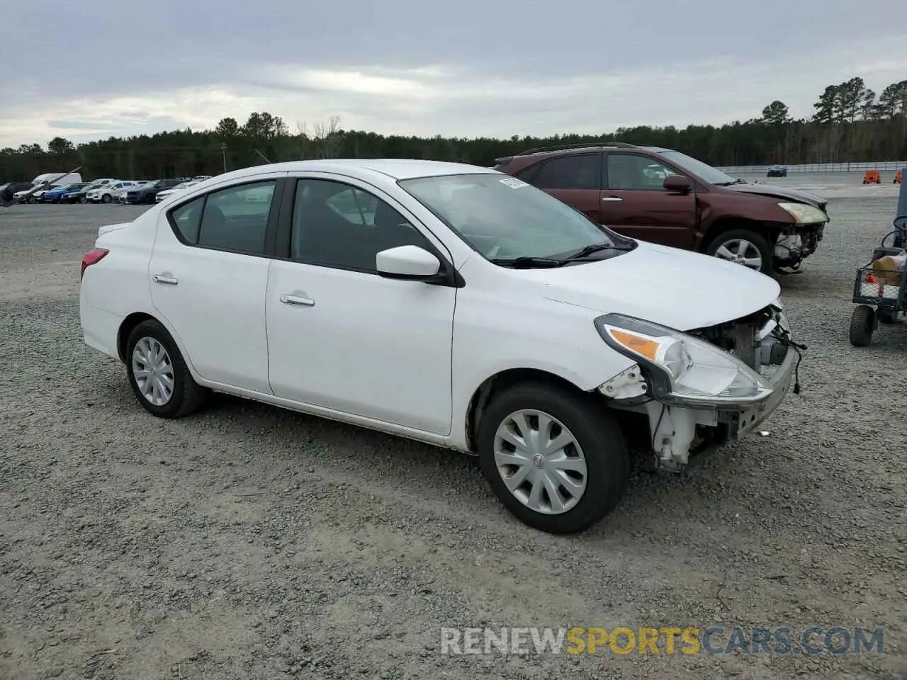 4 Фотография поврежденного автомобиля 3N1CN7AP5KL802474 NISSAN VERSA 2019