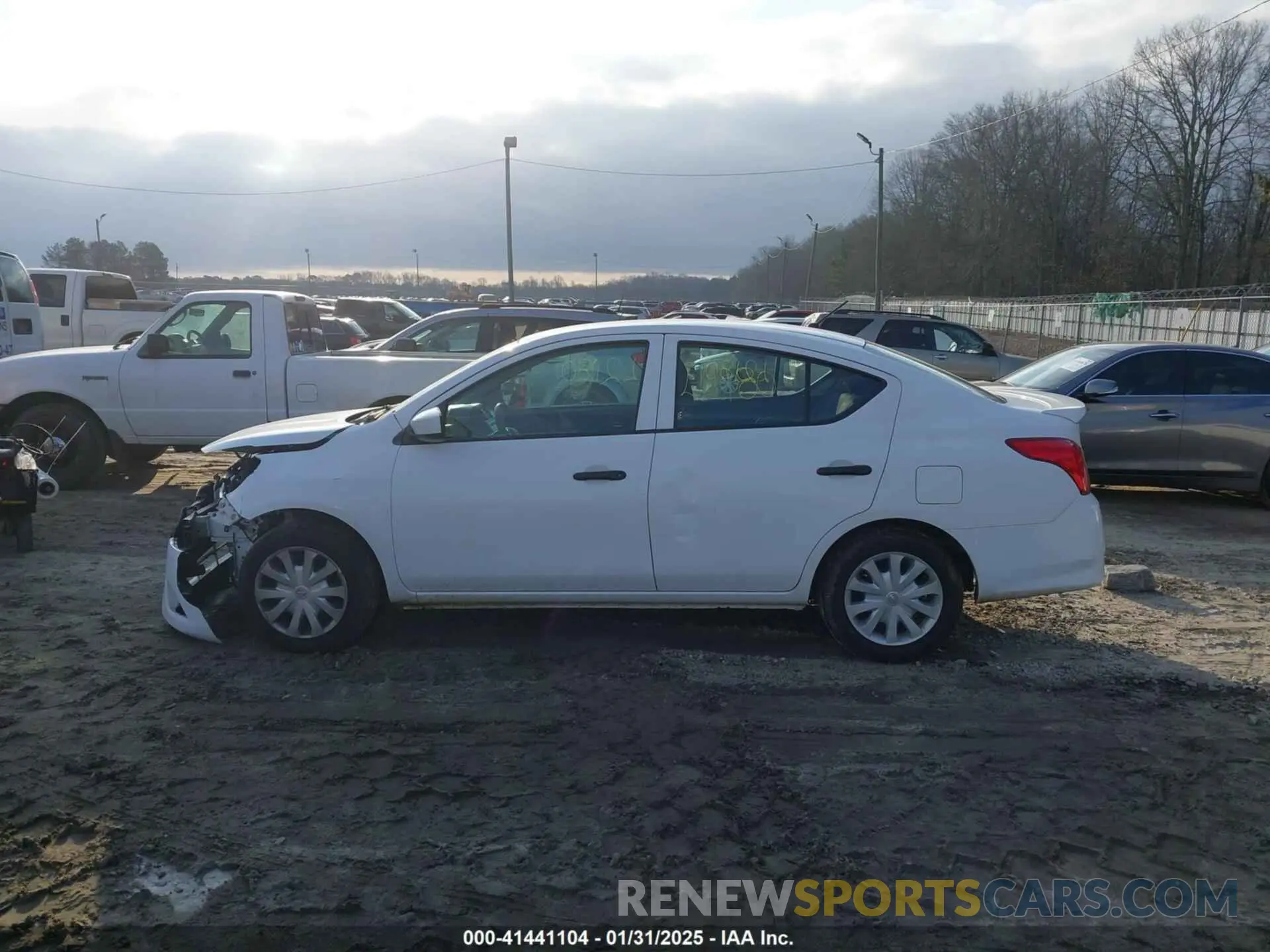 14 Photograph of a damaged car 3N1CN7AP5KL815645 NISSAN VERSA 2019