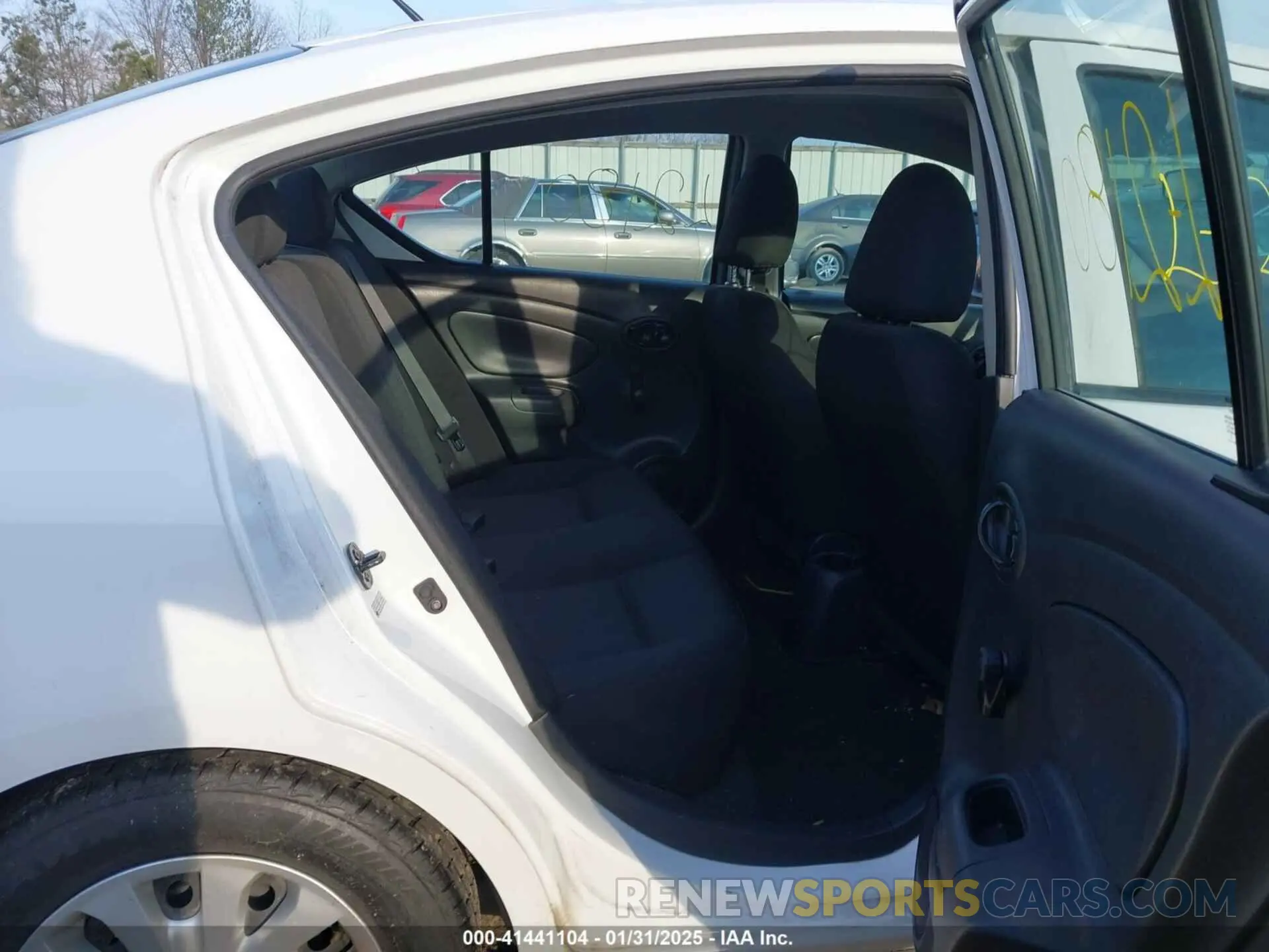 8 Photograph of a damaged car 3N1CN7AP5KL815645 NISSAN VERSA 2019