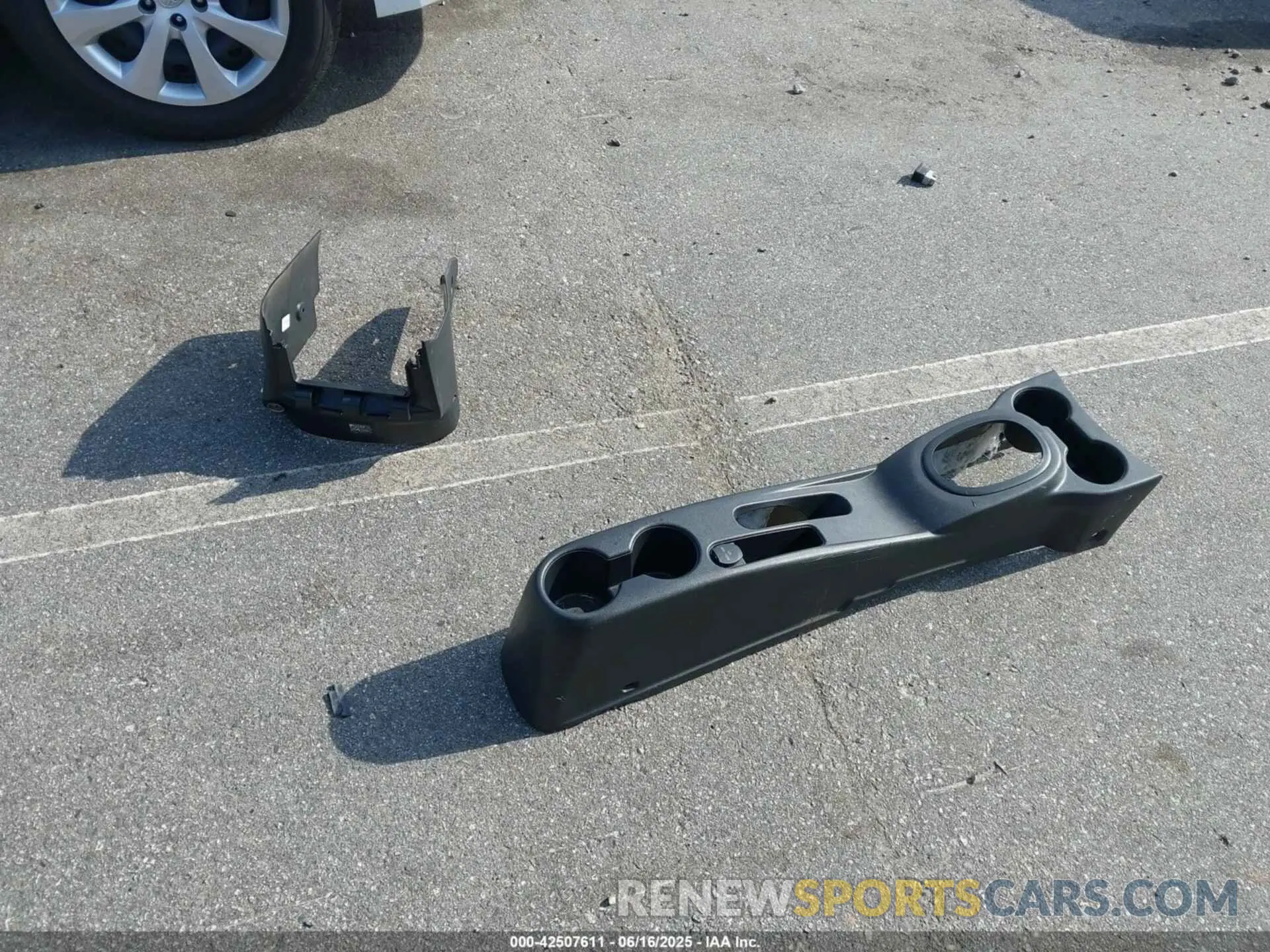 12 Photograph of a damaged car 3N1CN7AP5KL829352 NISSAN VERSA 2019