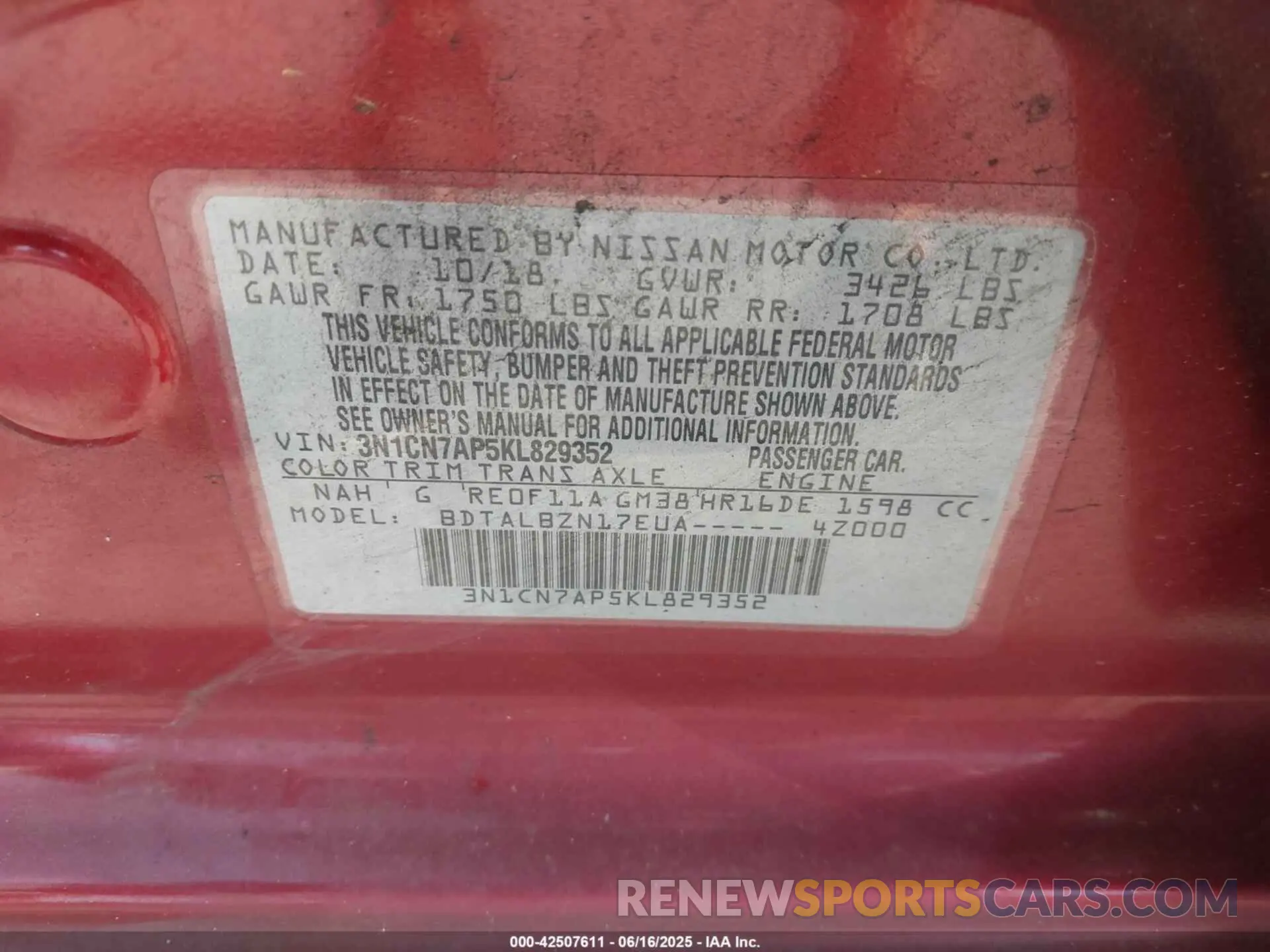 9 Photograph of a damaged car 3N1CN7AP5KL829352 NISSAN VERSA 2019