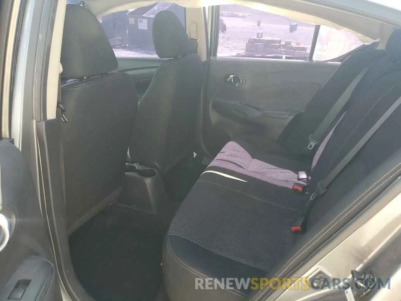 10 Photograph of a damaged car 3N1CN7AP5KL875358 NISSAN VERSA 2019