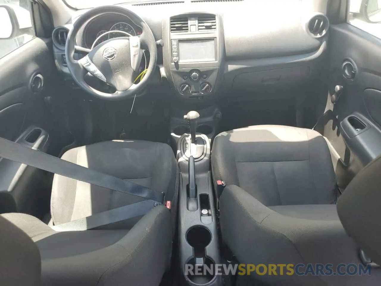 8 Фотография поврежденного автомобиля 3N1CN7AP6KL829764 NISSAN VERSA 2019