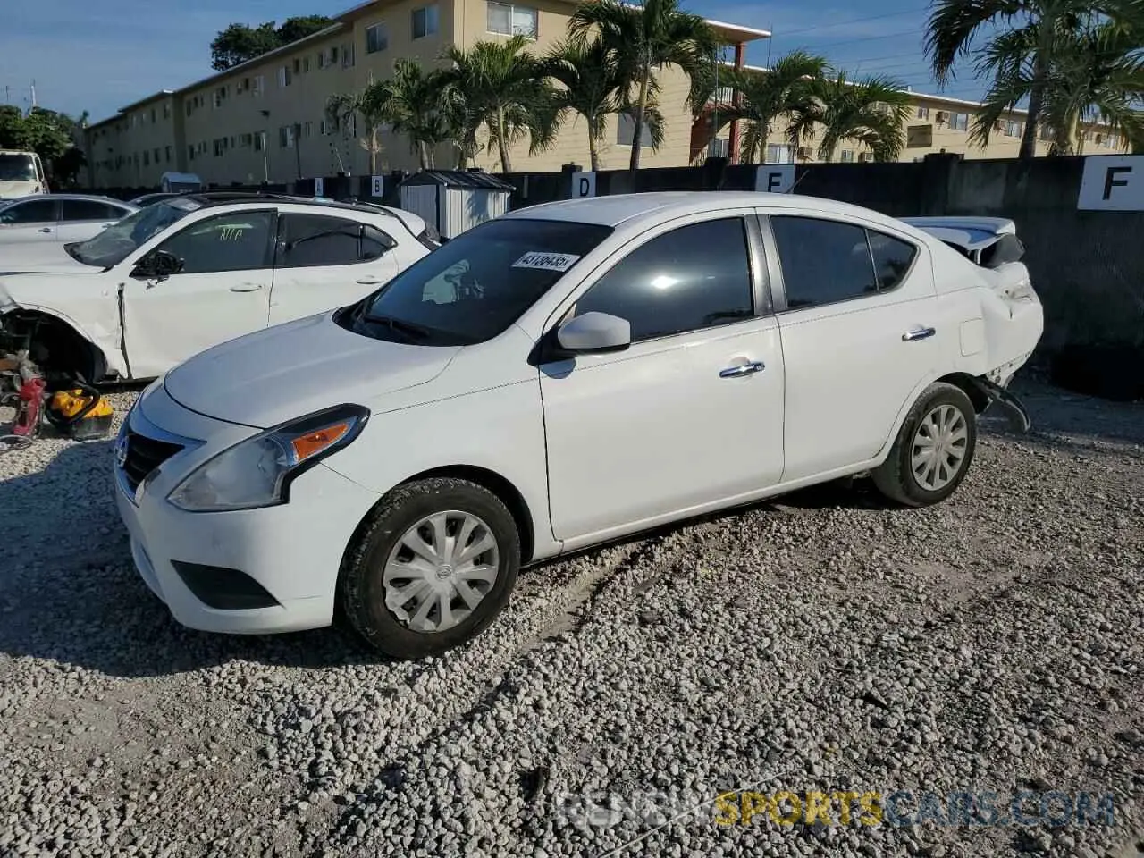 1 Фотография поврежденного автомобиля 3N1CN7AP6KL853109 NISSAN VERSA 2019