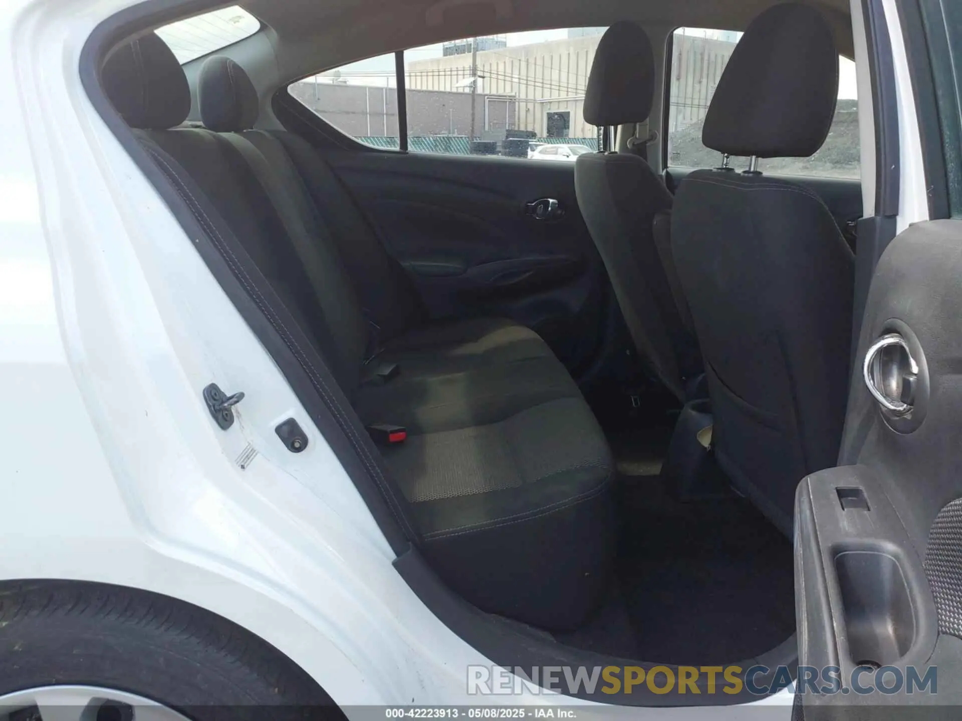 8 Photograph of a damaged car 3N1CN7AP6KL859220 NISSAN VERSA 2019