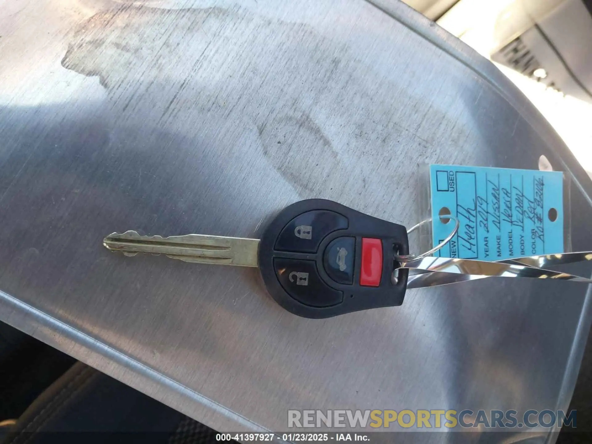 11 Фотография поврежденного автомобиля 3N1CN7AP6KL861338 NISSAN VERSA 2019