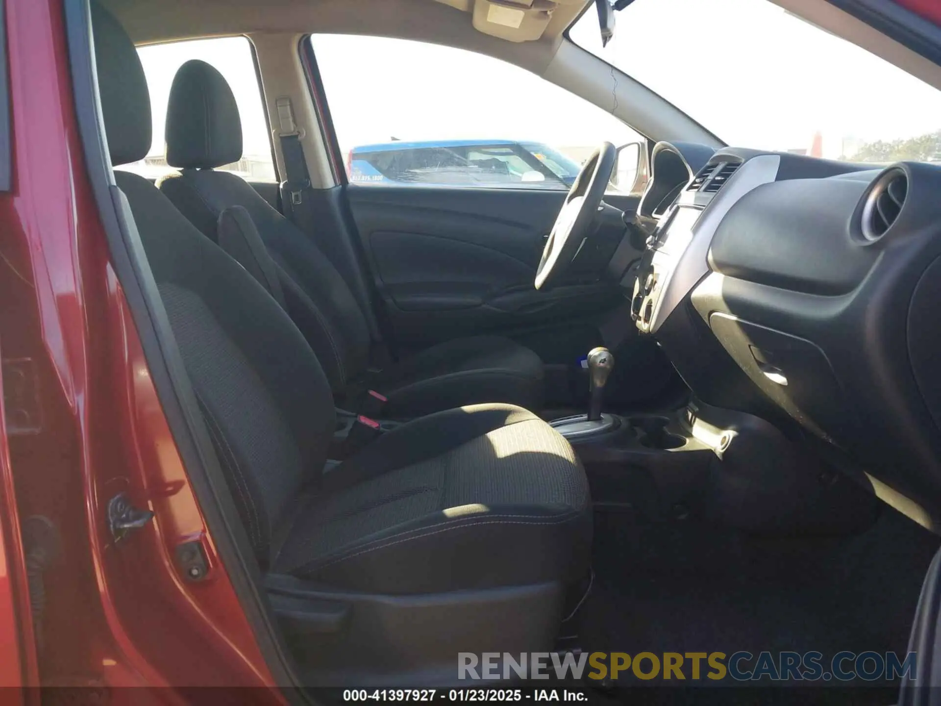 5 Фотография поврежденного автомобиля 3N1CN7AP6KL861338 NISSAN VERSA 2019