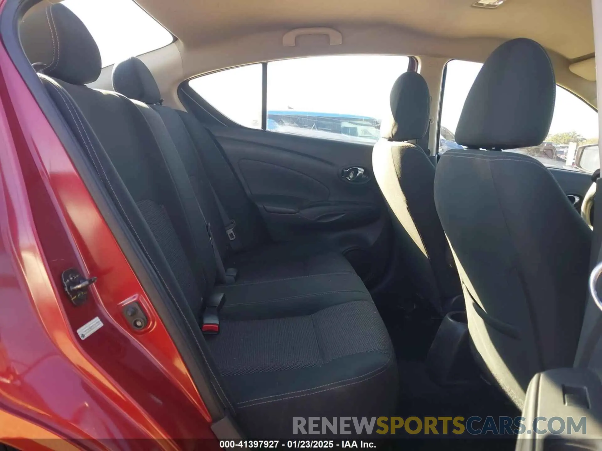 8 Фотография поврежденного автомобиля 3N1CN7AP6KL861338 NISSAN VERSA 2019