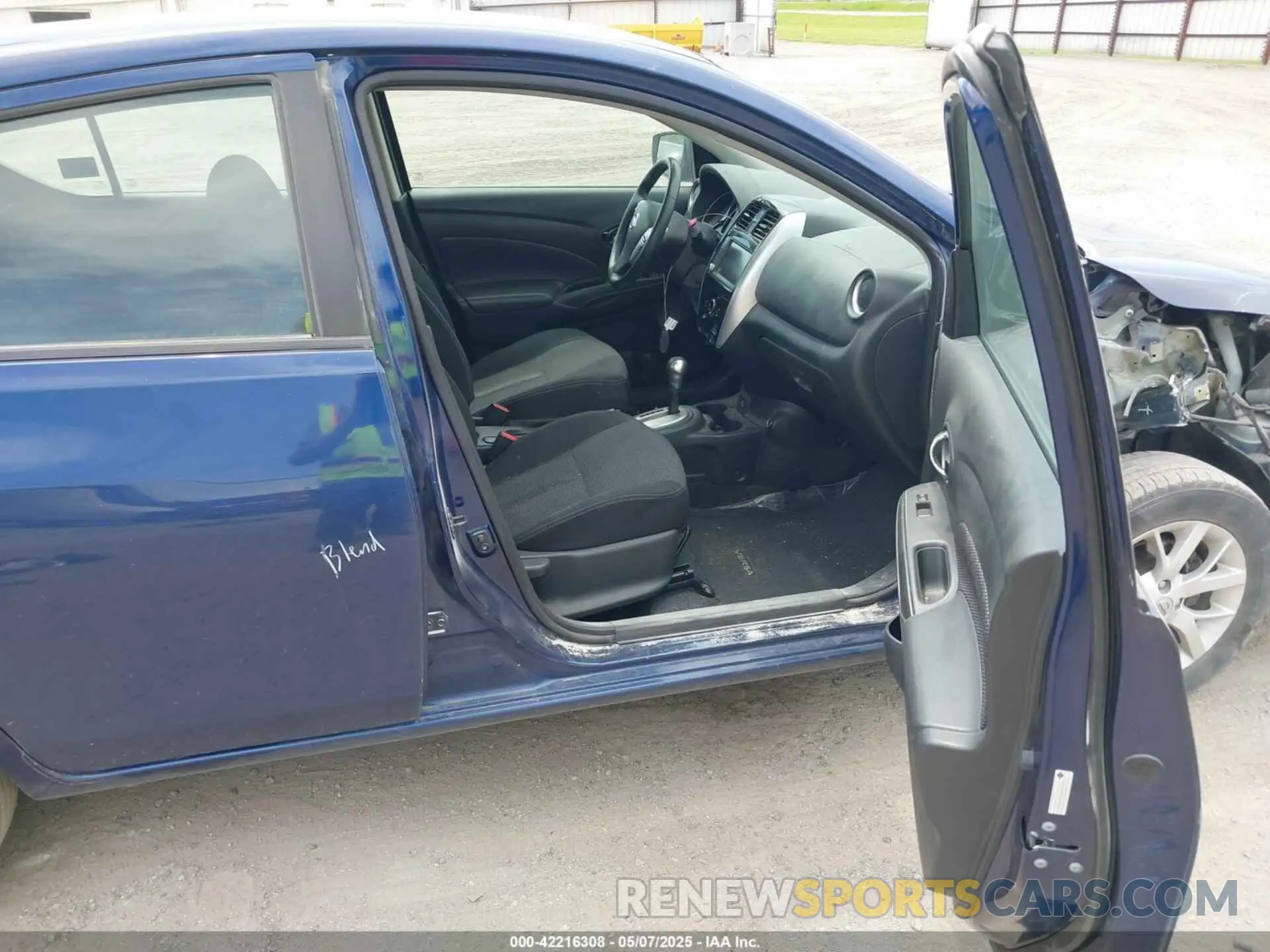 5 Photograph of a damaged car 3N1CN7AP7KL809443 NISSAN VERSA 2019