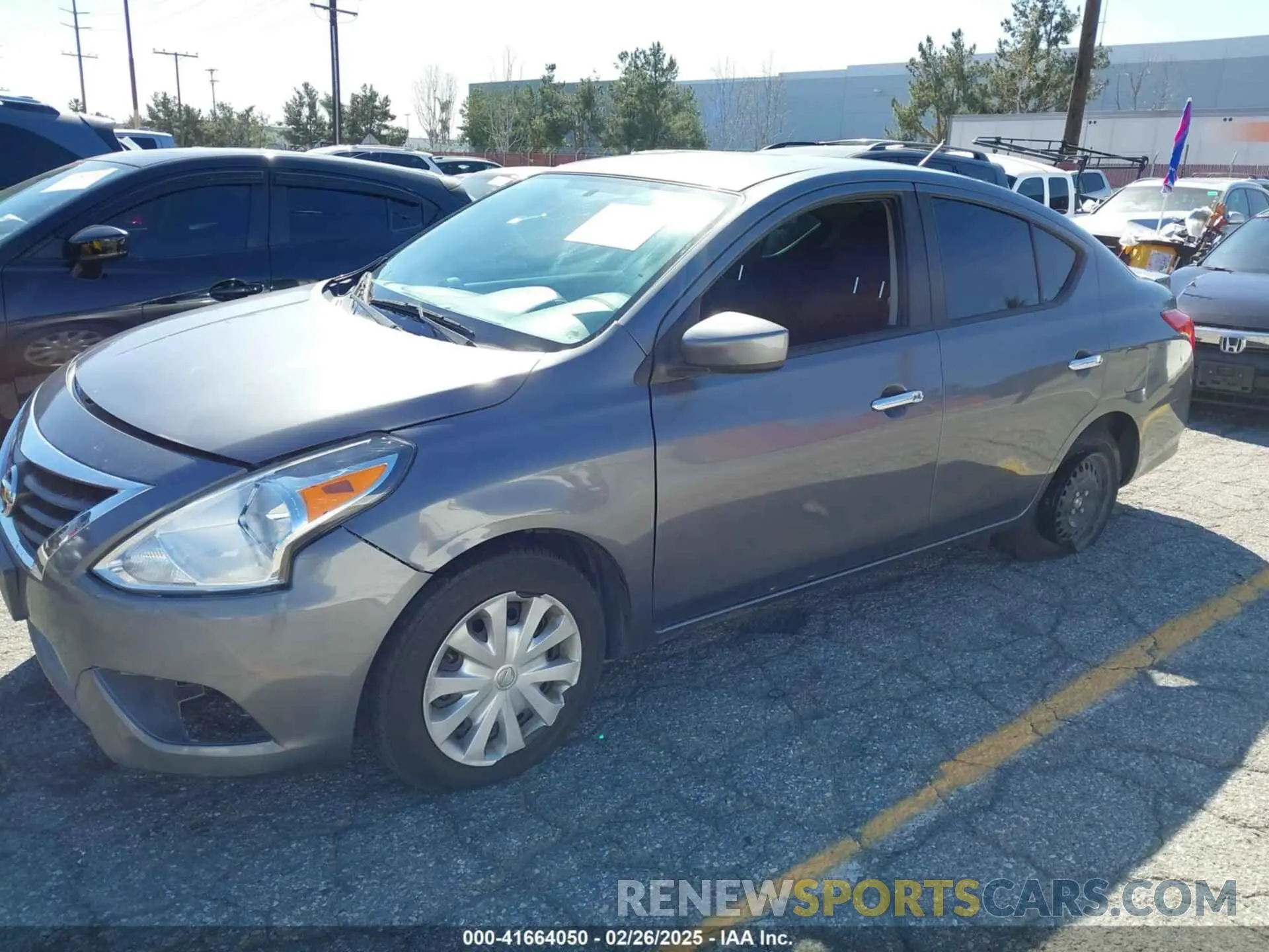 2 Фотография поврежденного автомобиля 3N1CN7AP7KL851465 NISSAN VERSA 2019