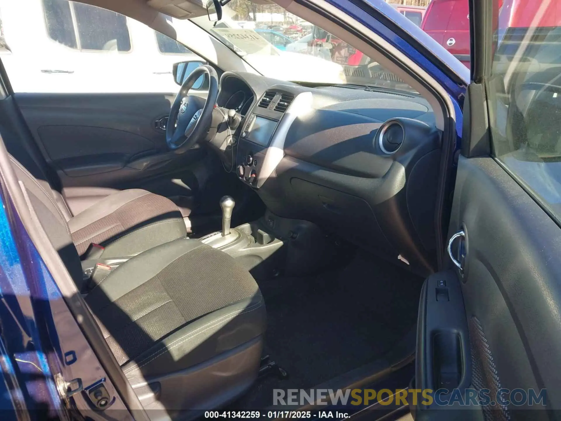 5 Photograph of a damaged car 3N1CN7AP7KL875751 NISSAN VERSA 2019