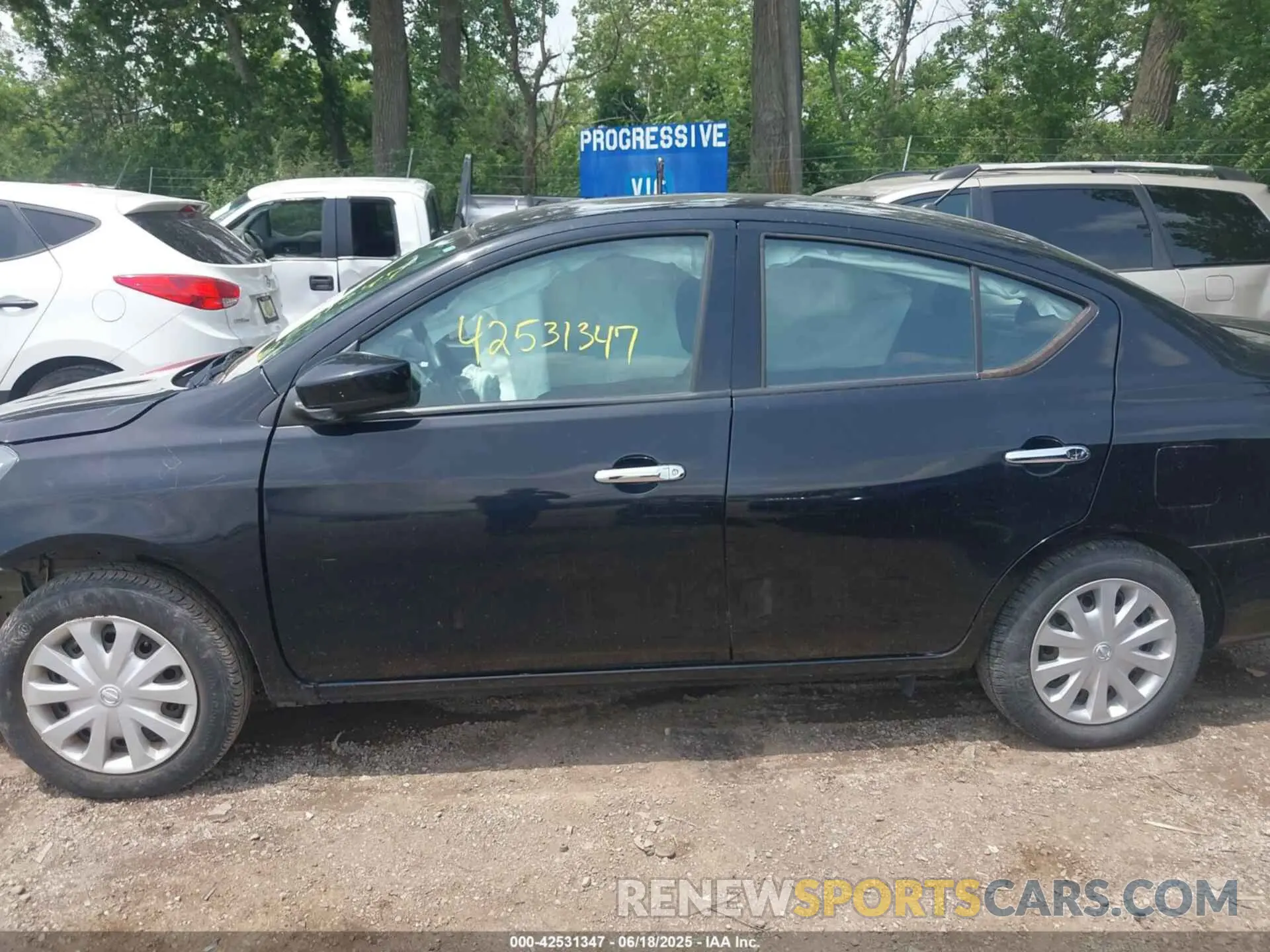 15 Photograph of a damaged car 3N1CN7AP7KL878648 NISSAN VERSA 2019