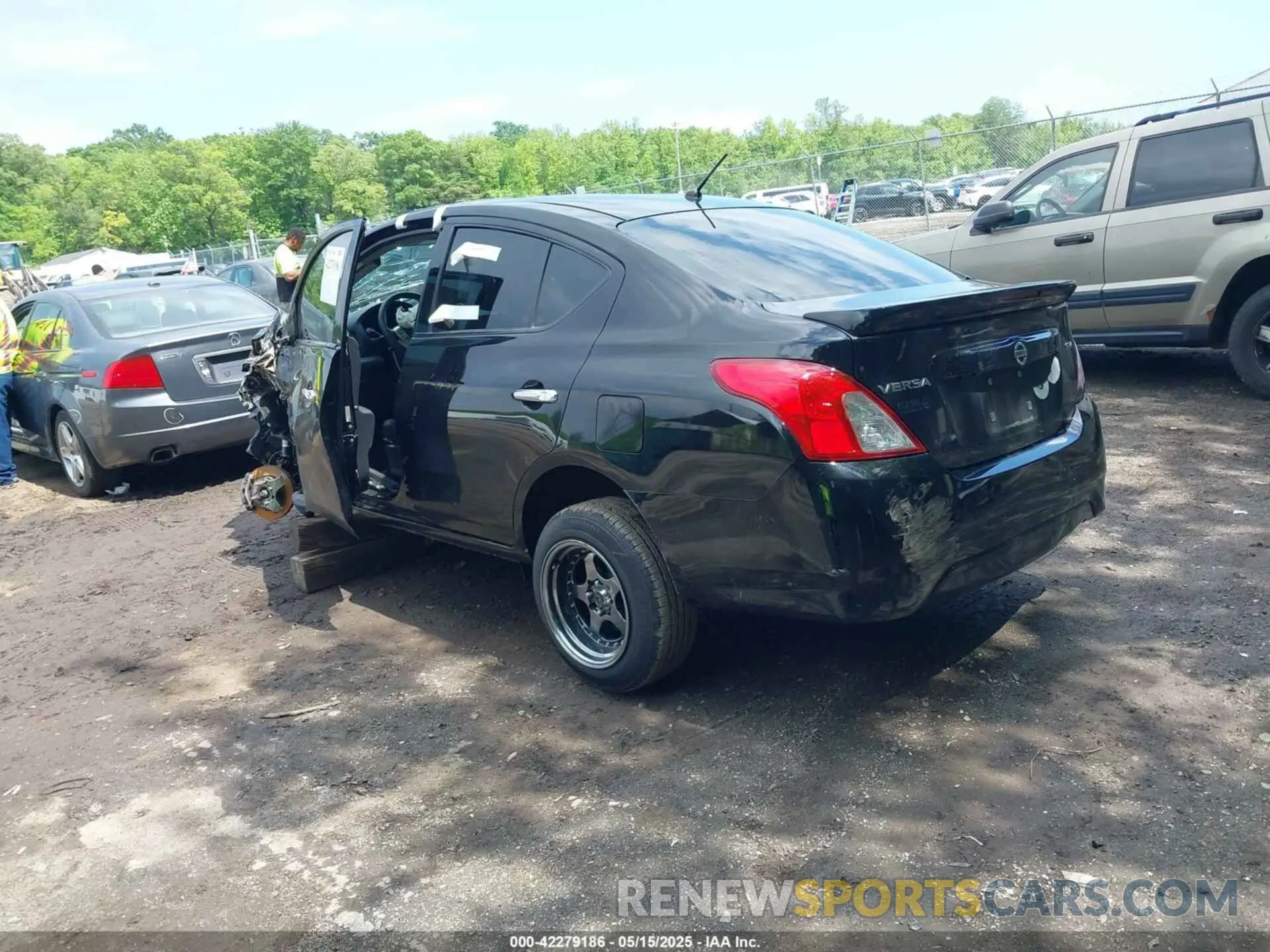 3 Фотография поврежденного автомобиля 3N1CN7AP7KL879749 NISSAN VERSA 2019