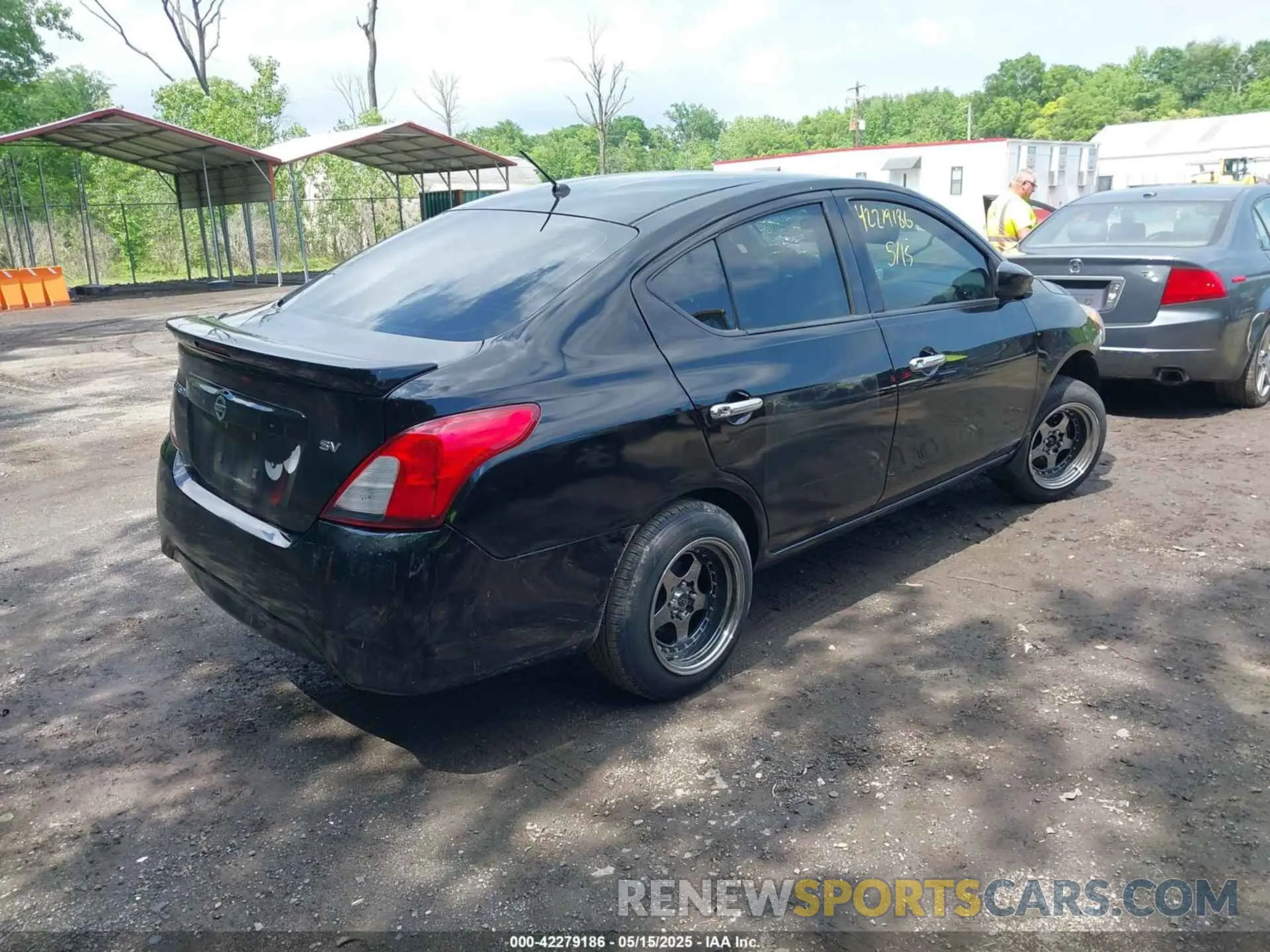 4 Фотография поврежденного автомобиля 3N1CN7AP7KL879749 NISSAN VERSA 2019