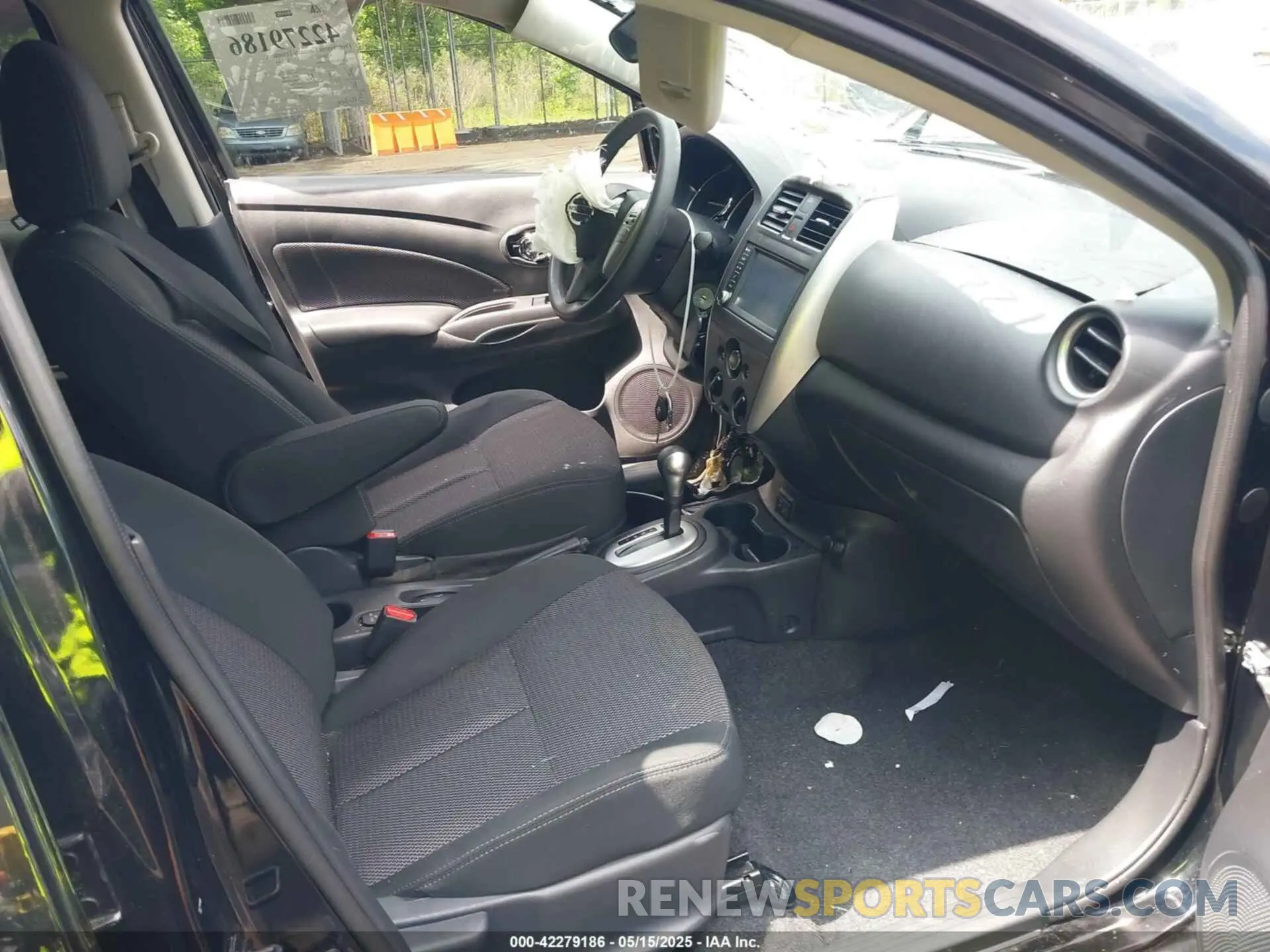 5 Фотография поврежденного автомобиля 3N1CN7AP7KL879749 NISSAN VERSA 2019
