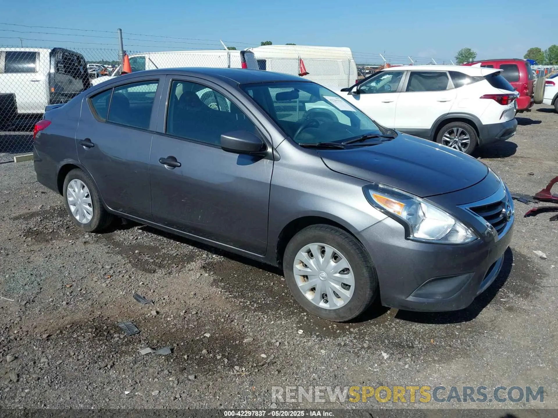 1 Фотография поврежденного автомобиля 3N1CN7AP8KL820631 NISSAN VERSA 2019