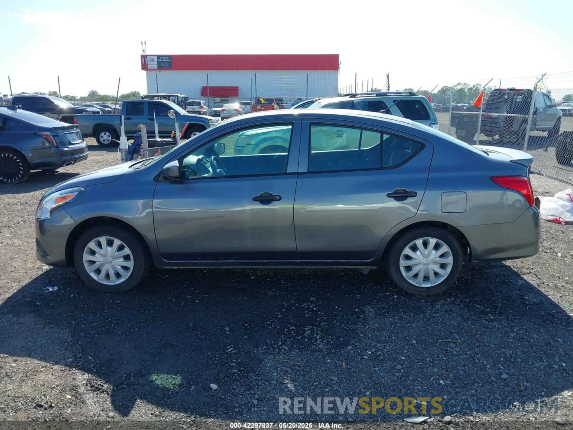 14 Фотография поврежденного автомобиля 3N1CN7AP8KL820631 NISSAN VERSA 2019