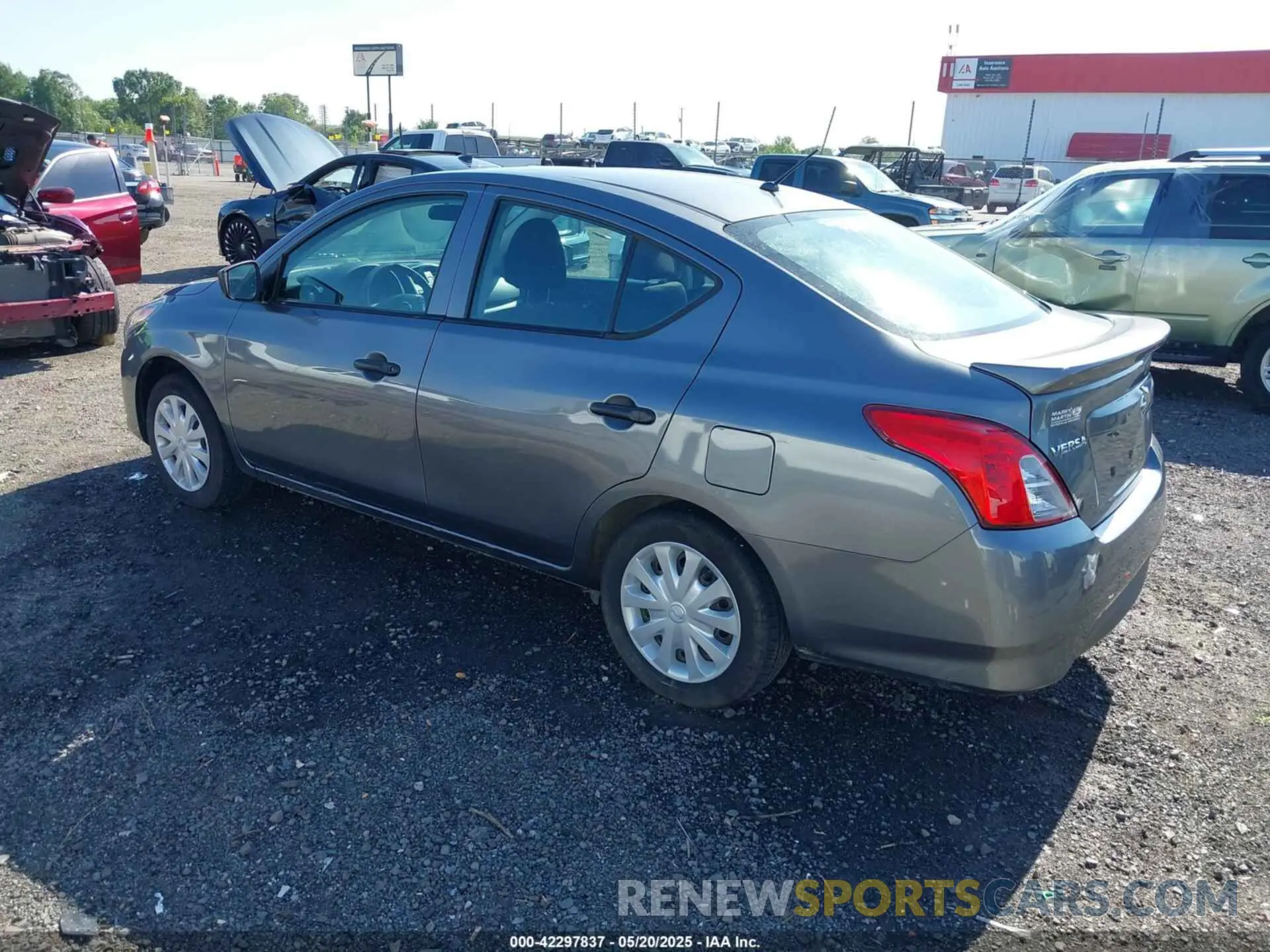 3 Фотография поврежденного автомобиля 3N1CN7AP8KL820631 NISSAN VERSA 2019