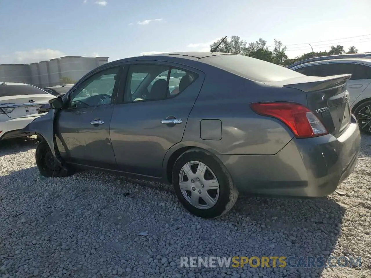 2 Фотография поврежденного автомобиля 3N1CN7AP8KL825716 NISSAN VERSA 2019
